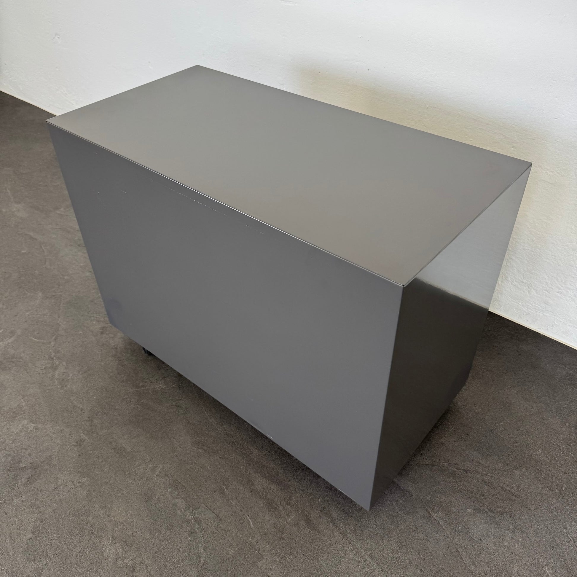 Lista Office Serie L Roll-Korpus Ansicht von hinten