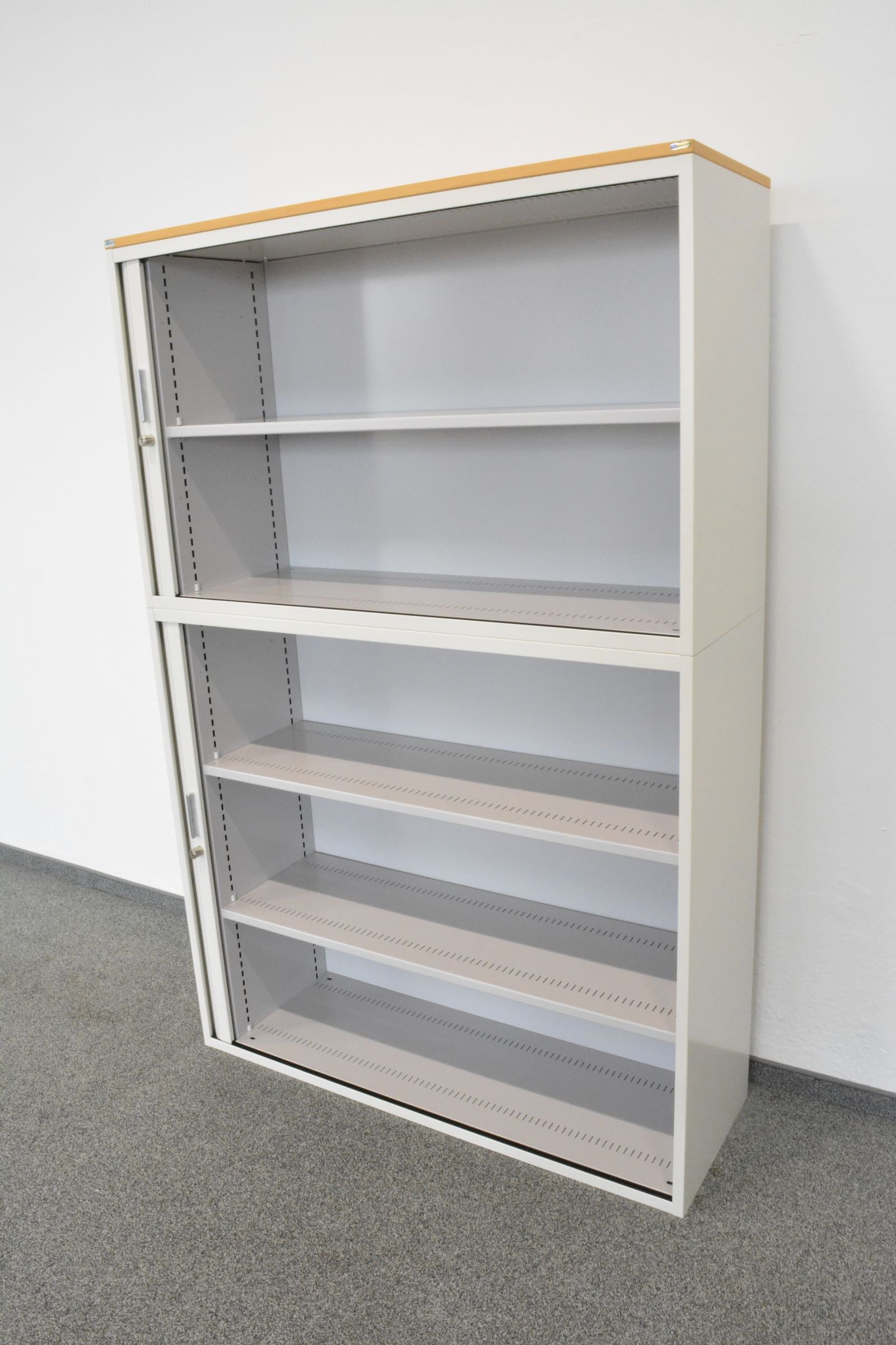 Lista Office Storage Lateralschrank mit 4 Fachböden