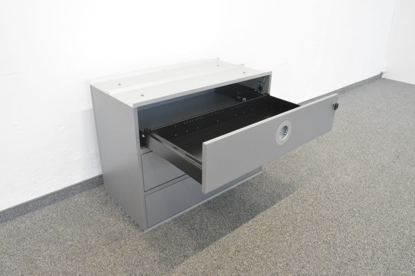 Denz D3 Sideboard mit oberer Schublade offen