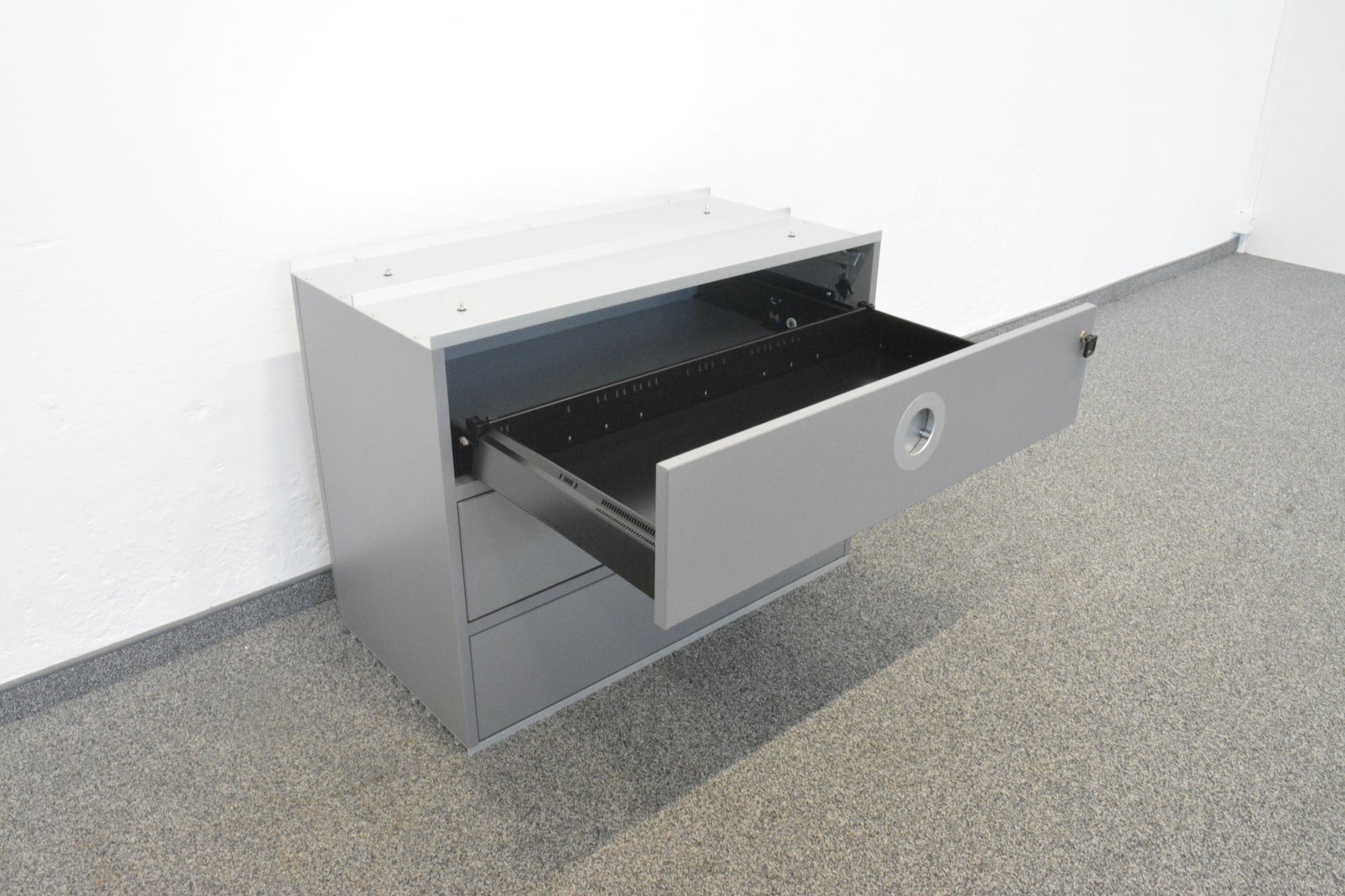 Denz D3 Sideboard mit oberer Schublade offen