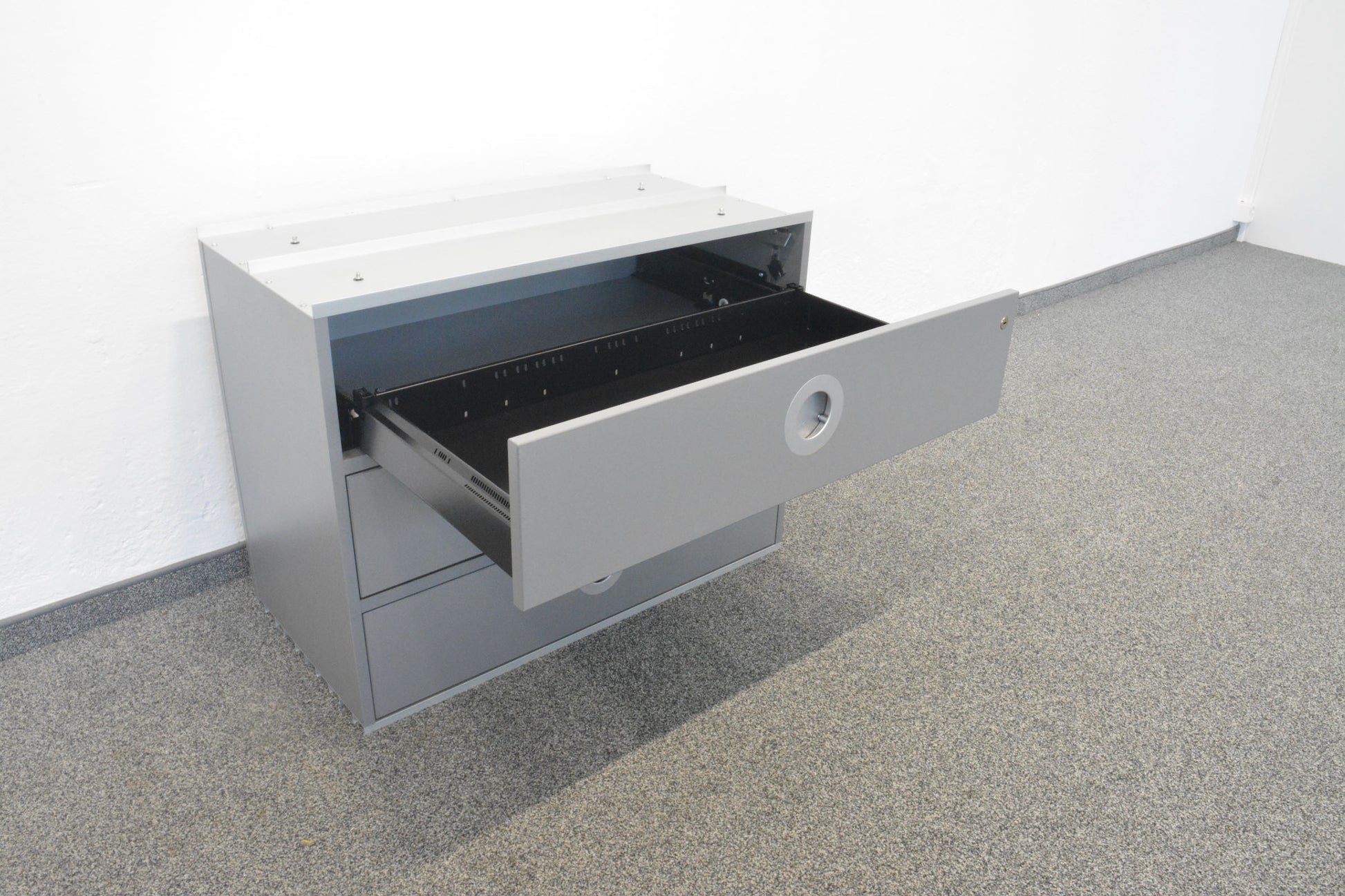 Denz D3 Sideboard mit oberer Schublade offen