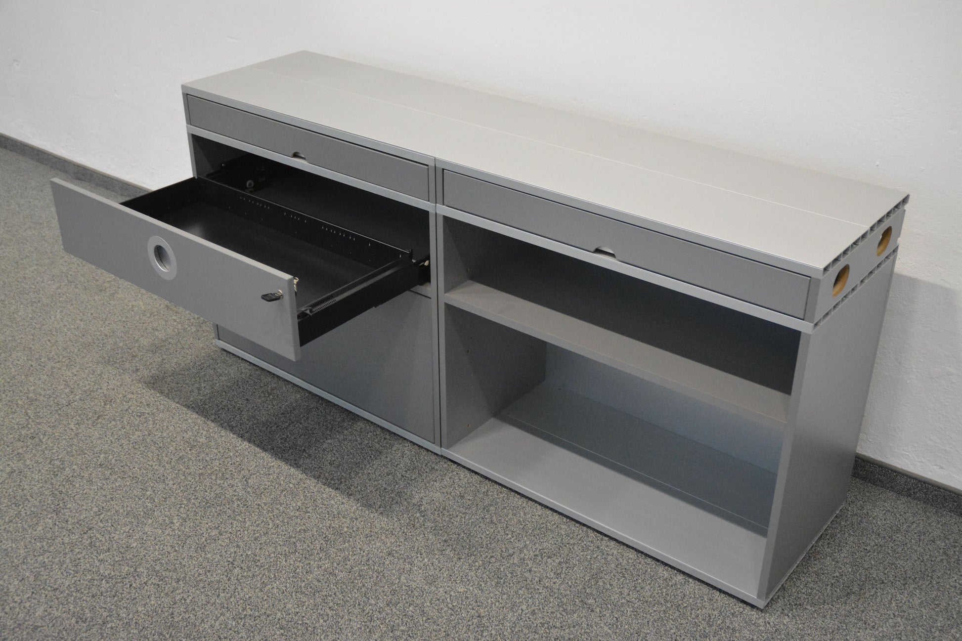 Denz D3 Sideboard mit mittlerer Schublade A6 offen