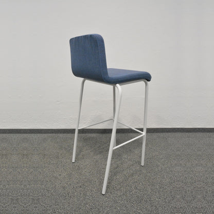 Steelcase B-Free Barhocker Ansicht von schräg hinten - 6030576