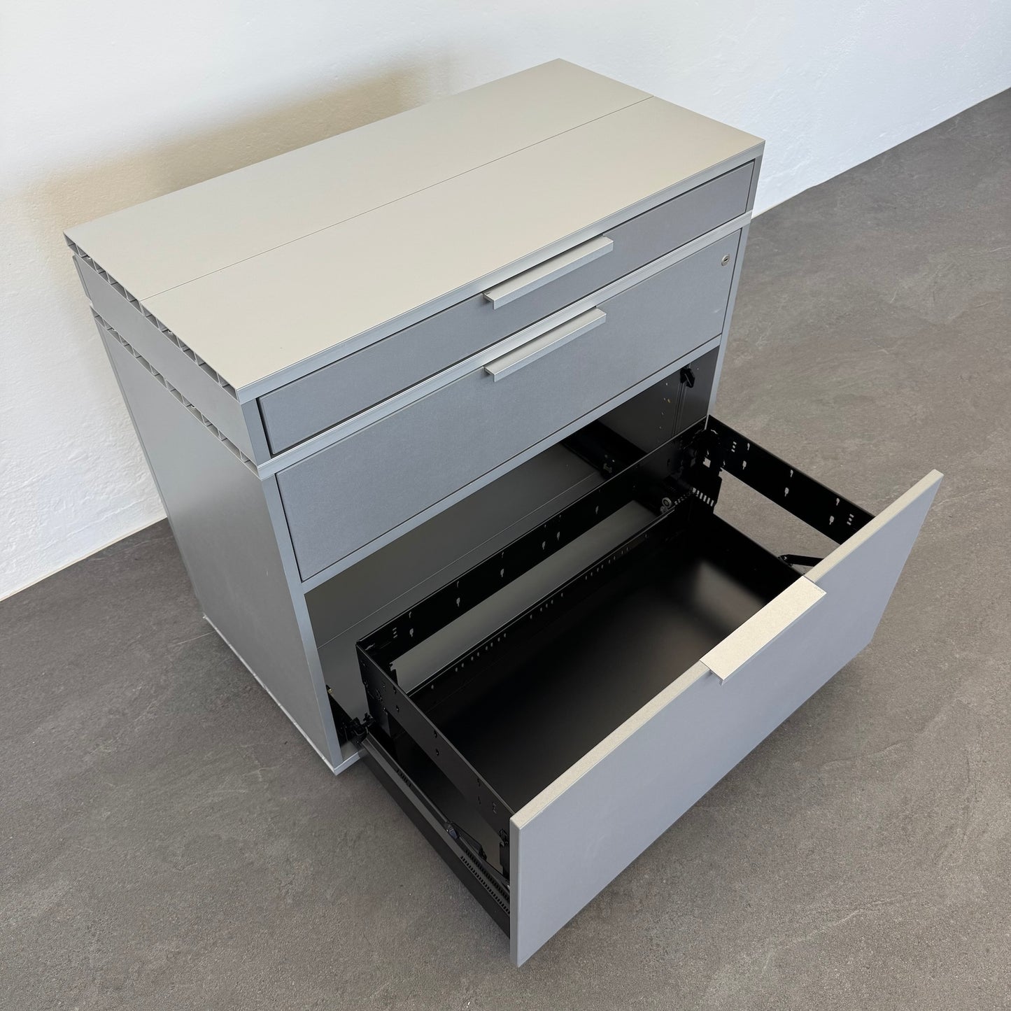 Denz D3 Sideboard mit Hängeregister offen