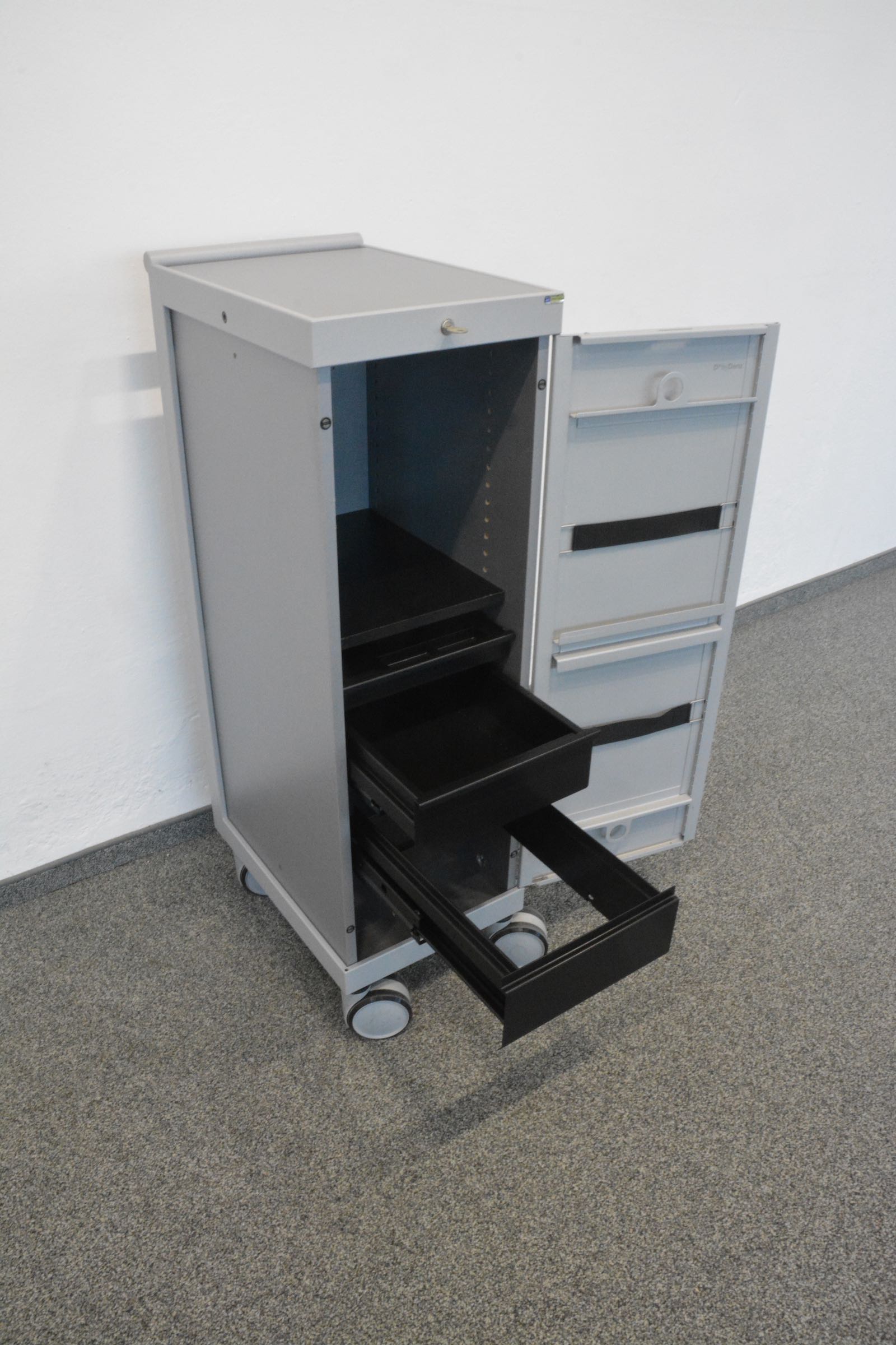 Denz D3 Roll-Caddy mit Hängeregister offen