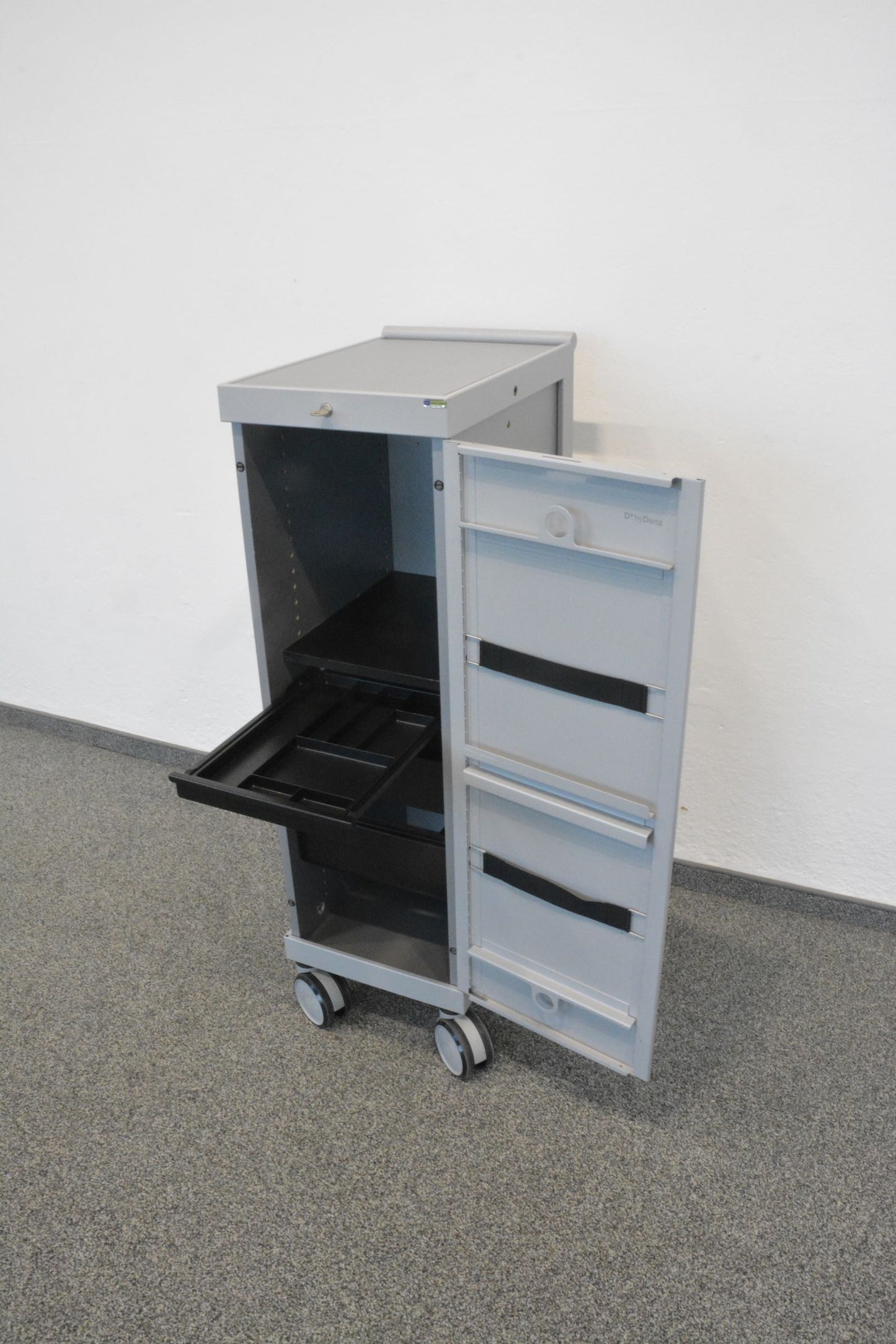 Denz D3 Roll-Caddy mit Materialschale offen
