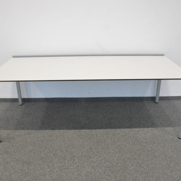 Lista Office Motion Schreibtisch 2000x900mm - Kieselgrau mit Kabelkanal