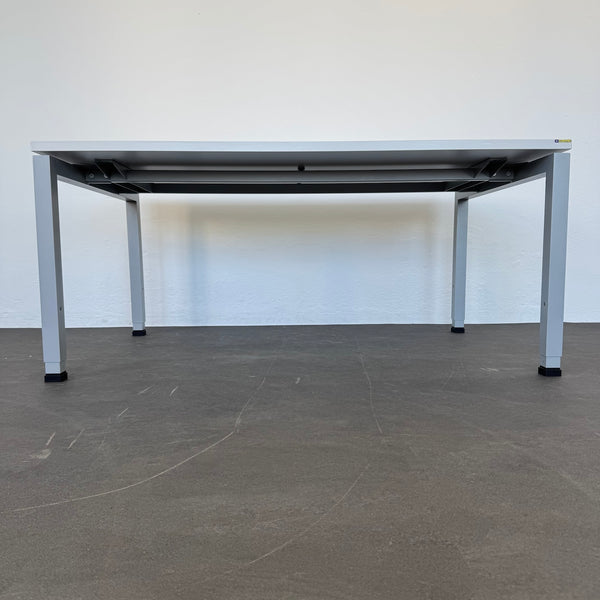 Denz D3 Schreibtisch 1600x1000 mm - Lichtgrau