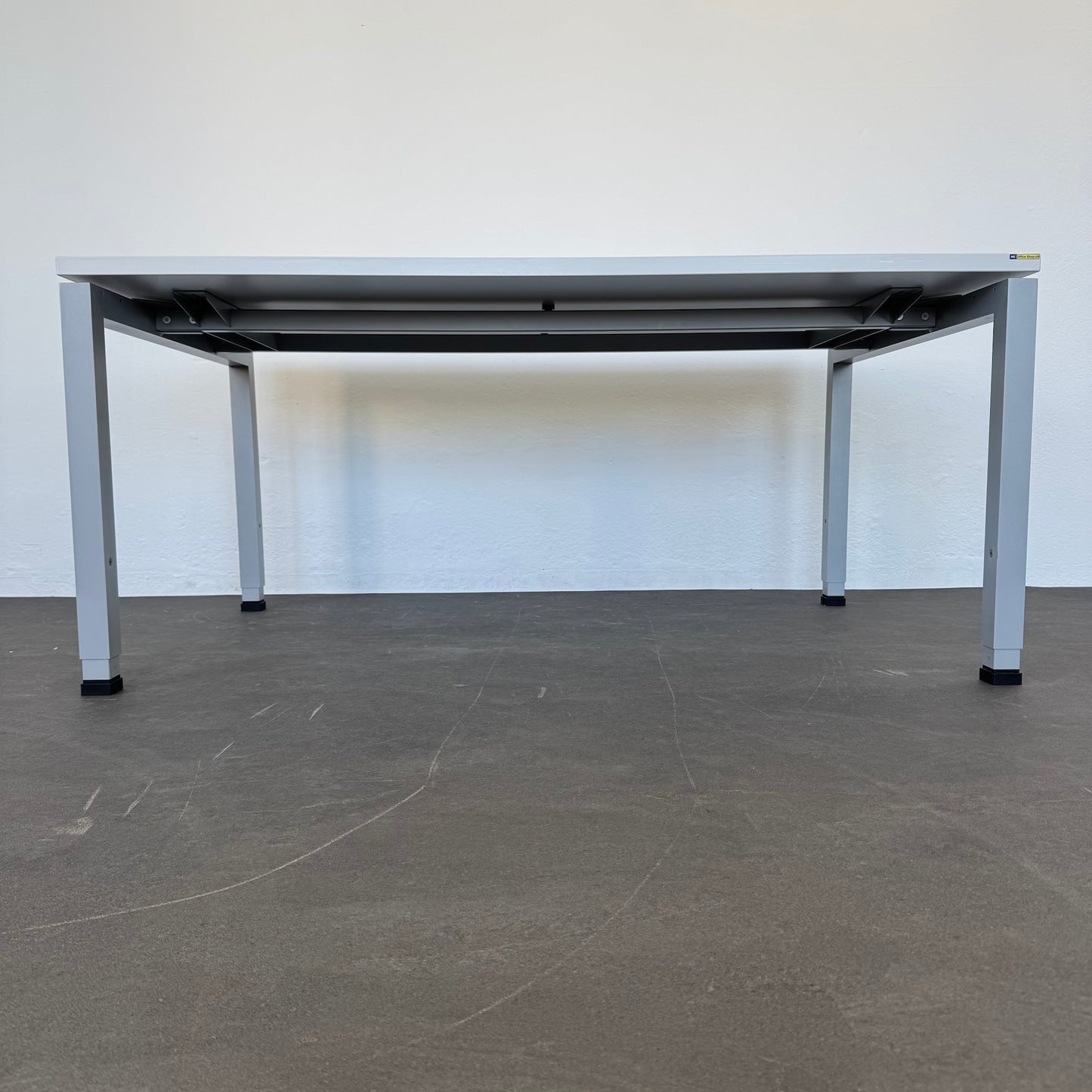 Denz D3 Schreibtisch Ansicht von unten