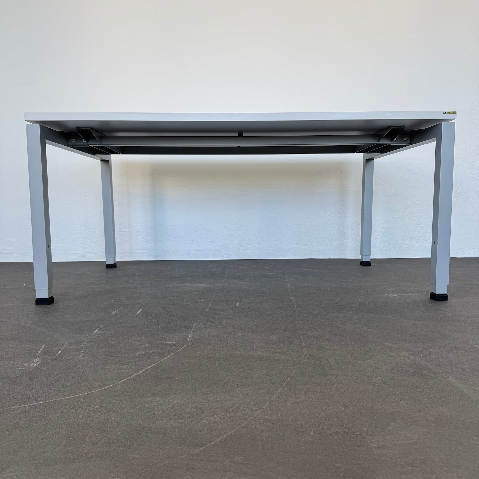 Denz D3 Schreibtisch Ansicht von unten