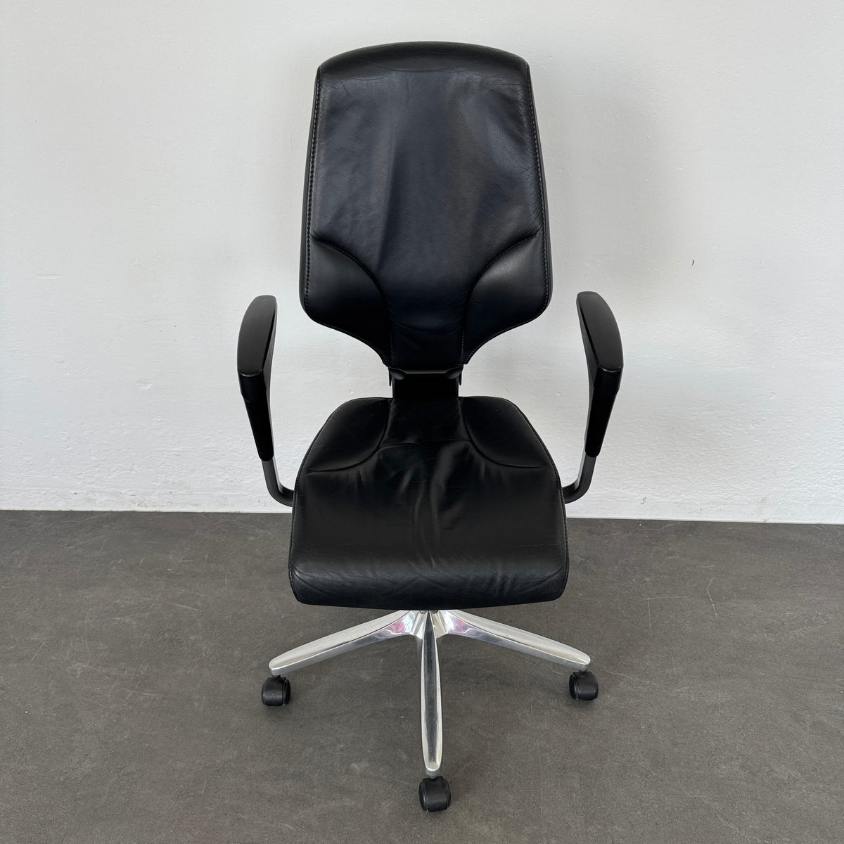 Giroflex G64 Bürodrehstuhl mit Bezug Leder Schwarz - 6033408