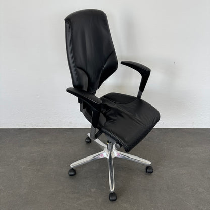Giroflex G64 Bürodrehstuhl mit höhenverstellbaren Armlehnen - 6033408