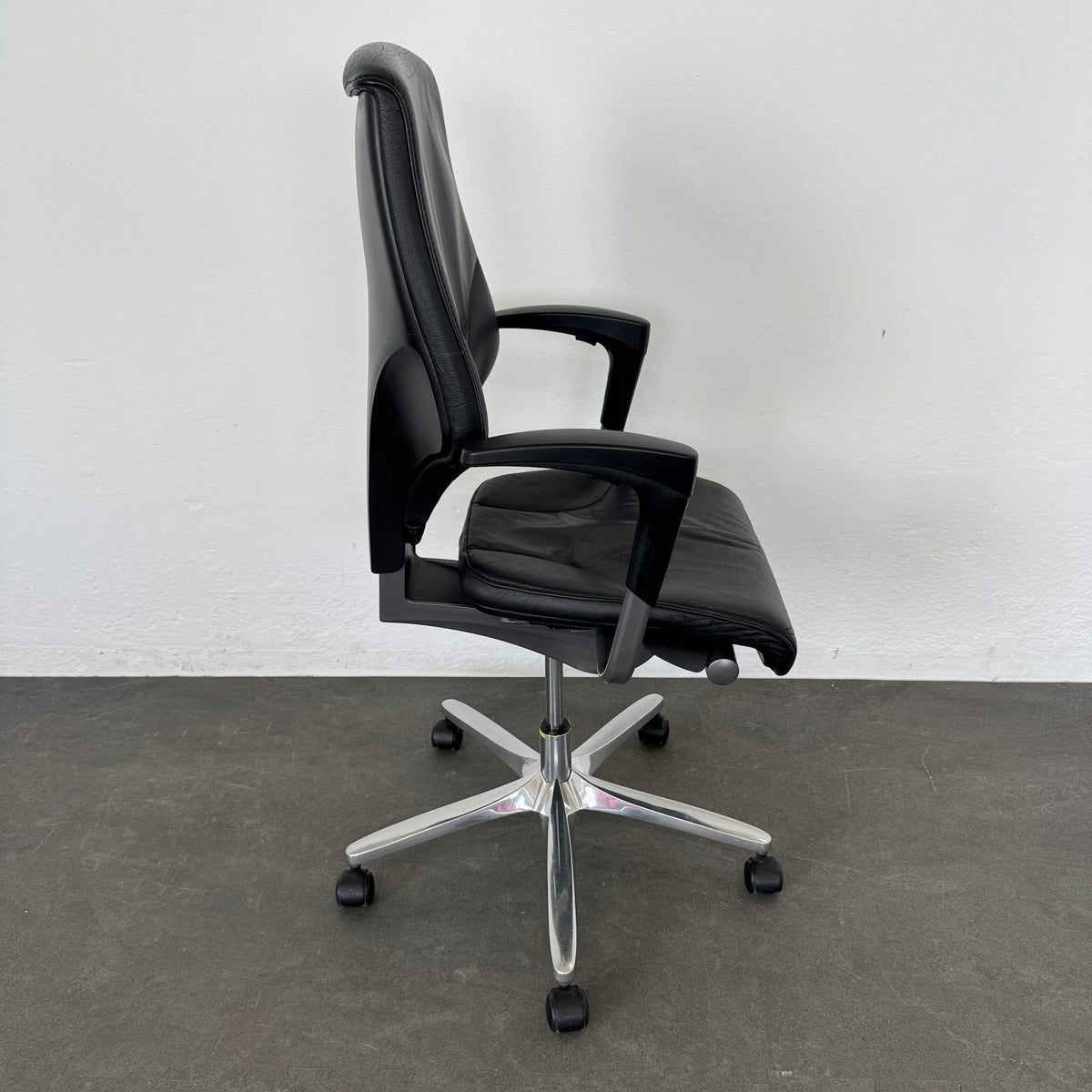 Giroflex G64 Bürodrehstuhl mit Fusskreuz Aluminium poliert - 6033408