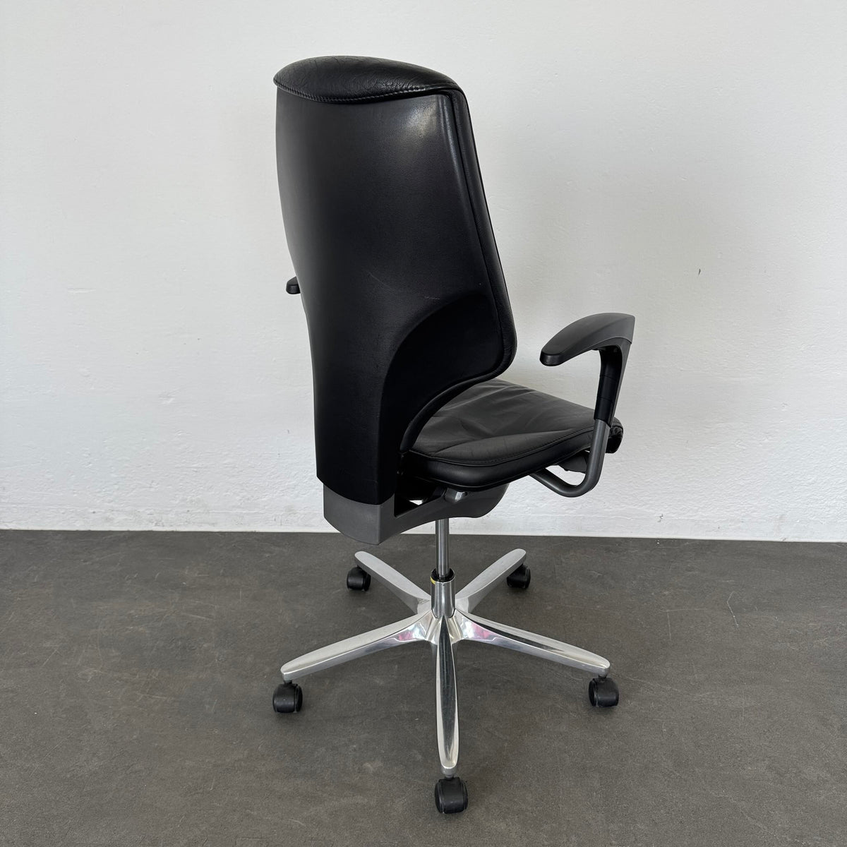 Giroflex G64 Bürodrehstuhl mit Rückenlehne - 6033408