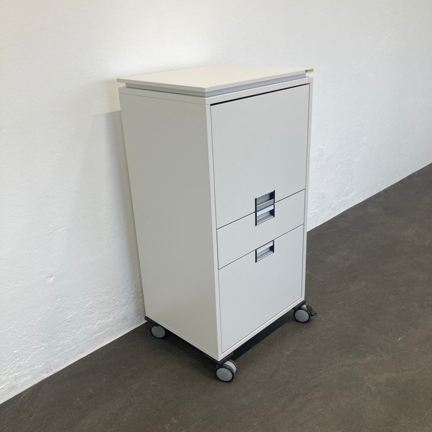 Steelcase Moby Roll-Caddy mit 2 gebremsten Rollen - 6033450