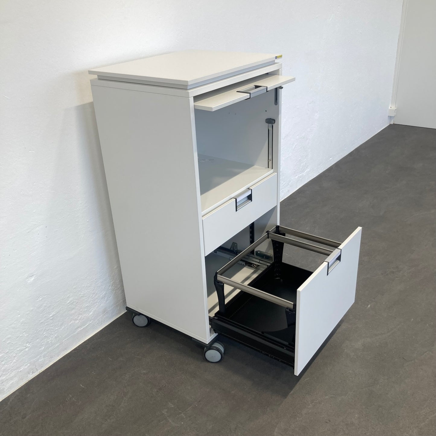 Steelcase Moby Roll-Caddy mit Schublade A4 offen - 6033450