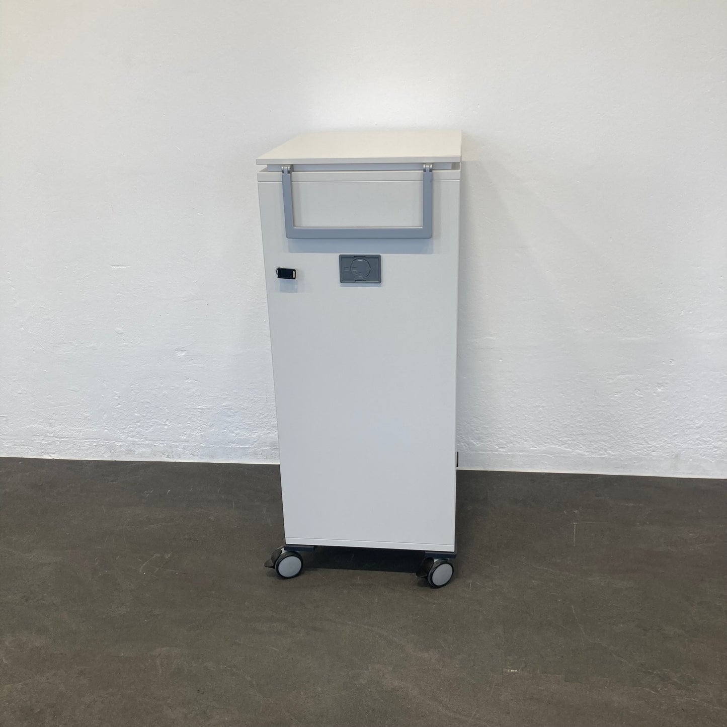 Steelcase Moby Roll-Caddy seitliche Ansicht mit Zugbügel - 6033450