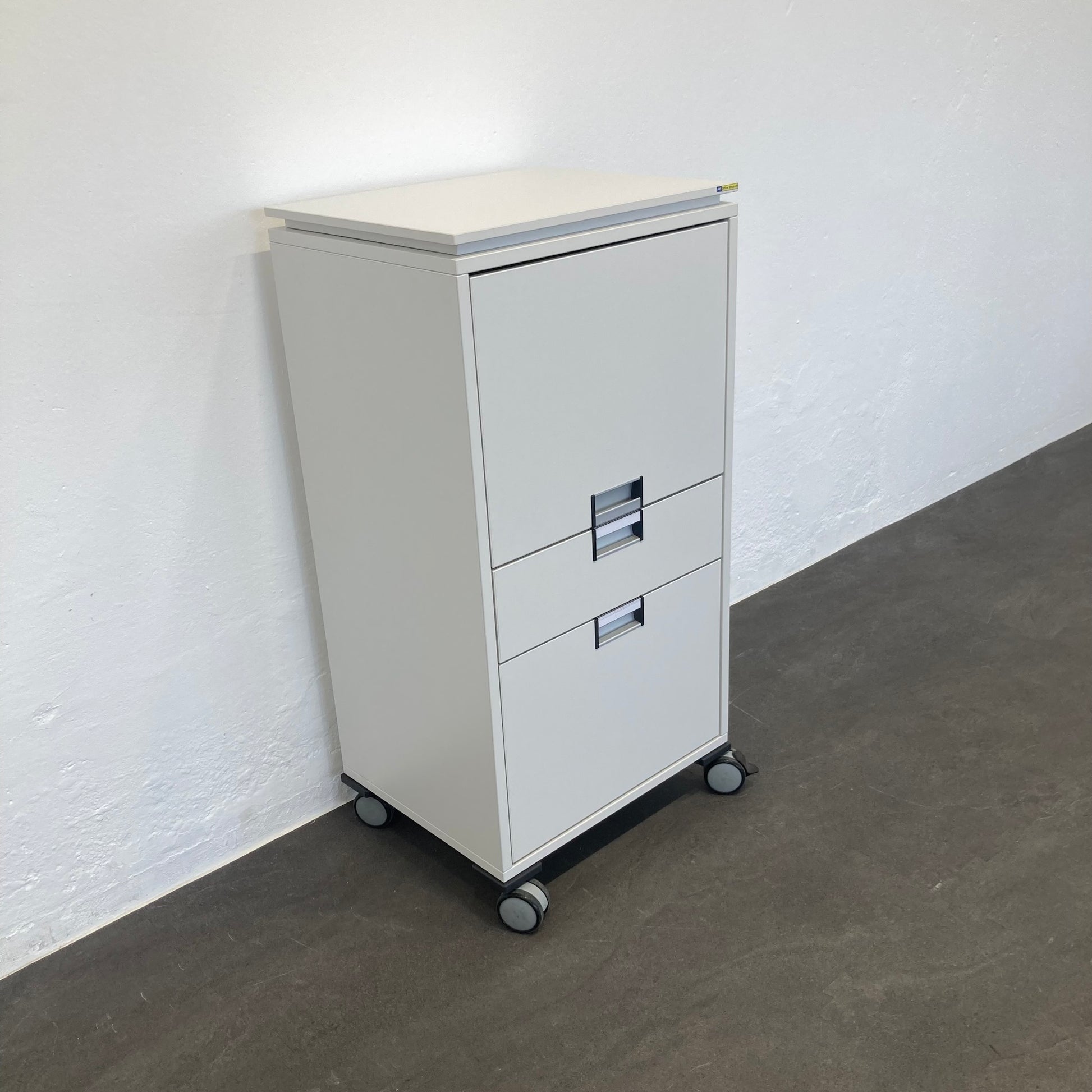 Steelcase Moby Roll-Caddy mit 2 gebremsten Rollen - 6033451