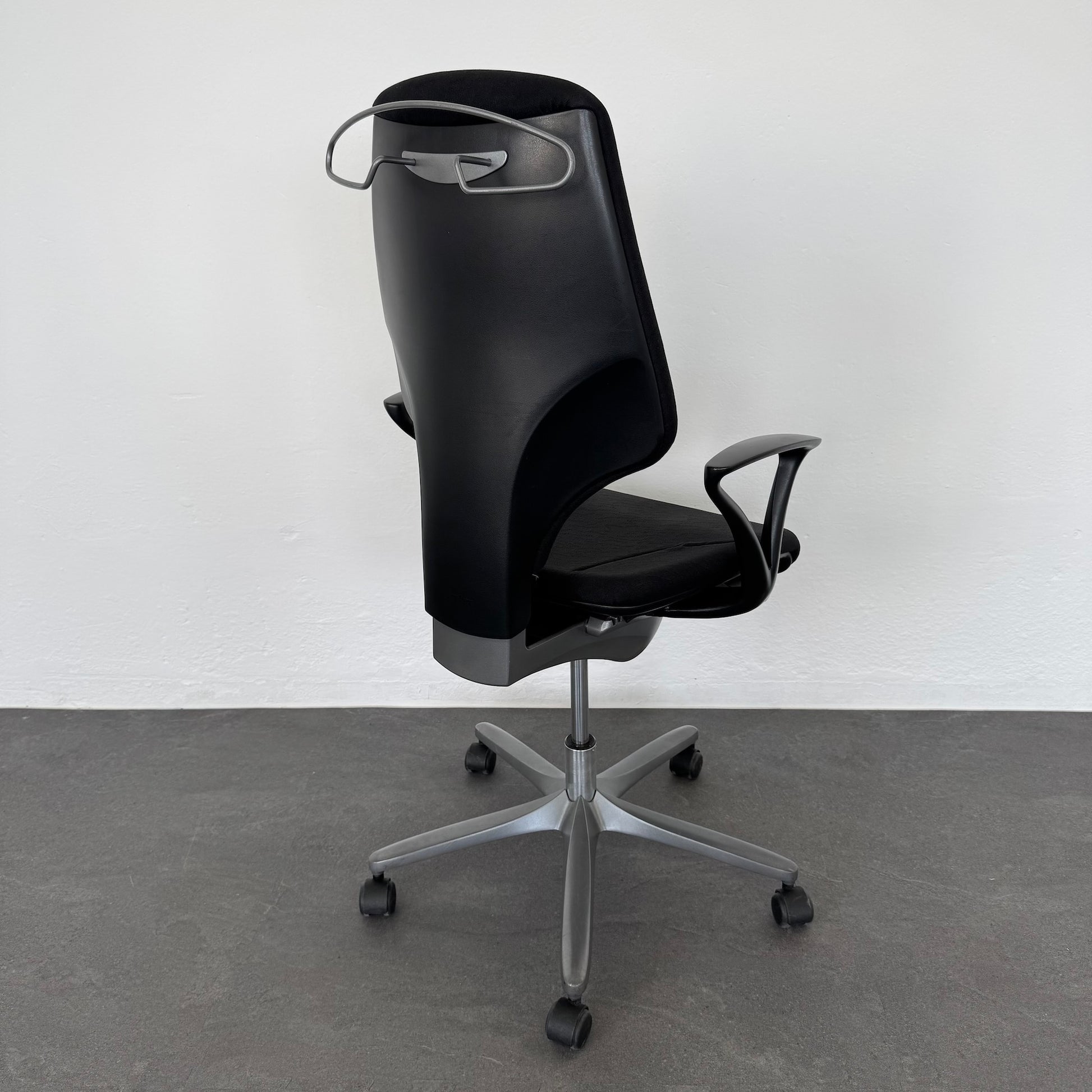 Giroflex G64 Bürodrehstuhl mit Rückenlehne