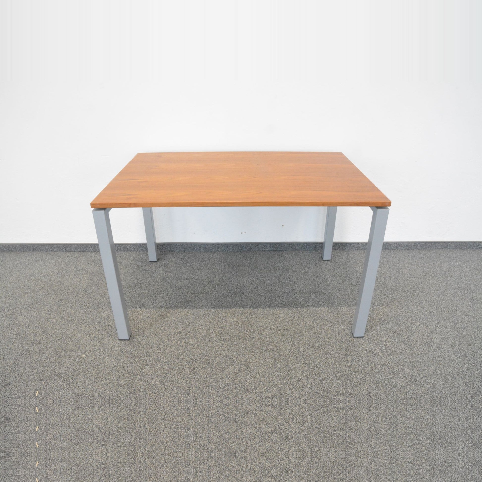Steelcase Quba Sitzungstisch Spanplatte Nussbaumfurnier
