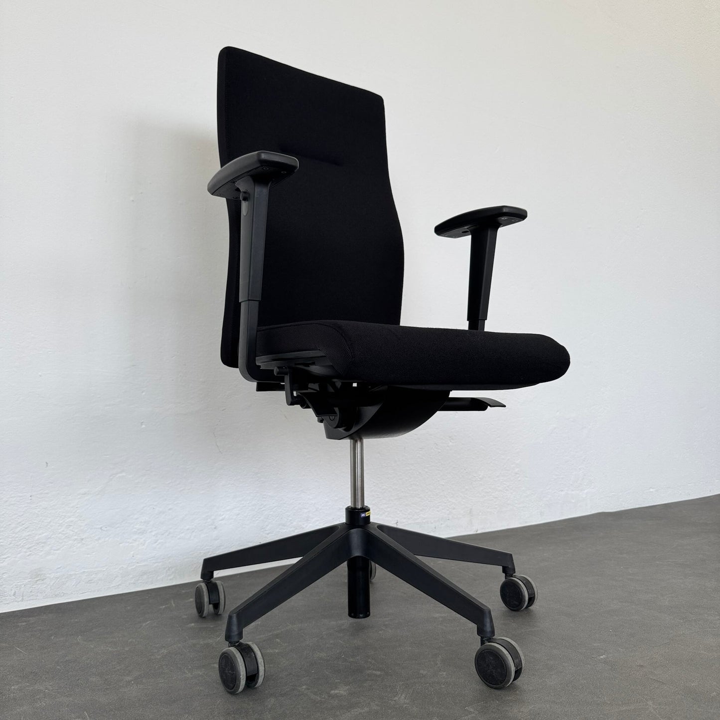Züco Cubo Bürodrehstuhl Ansicht Mechanik von links - 6033775
