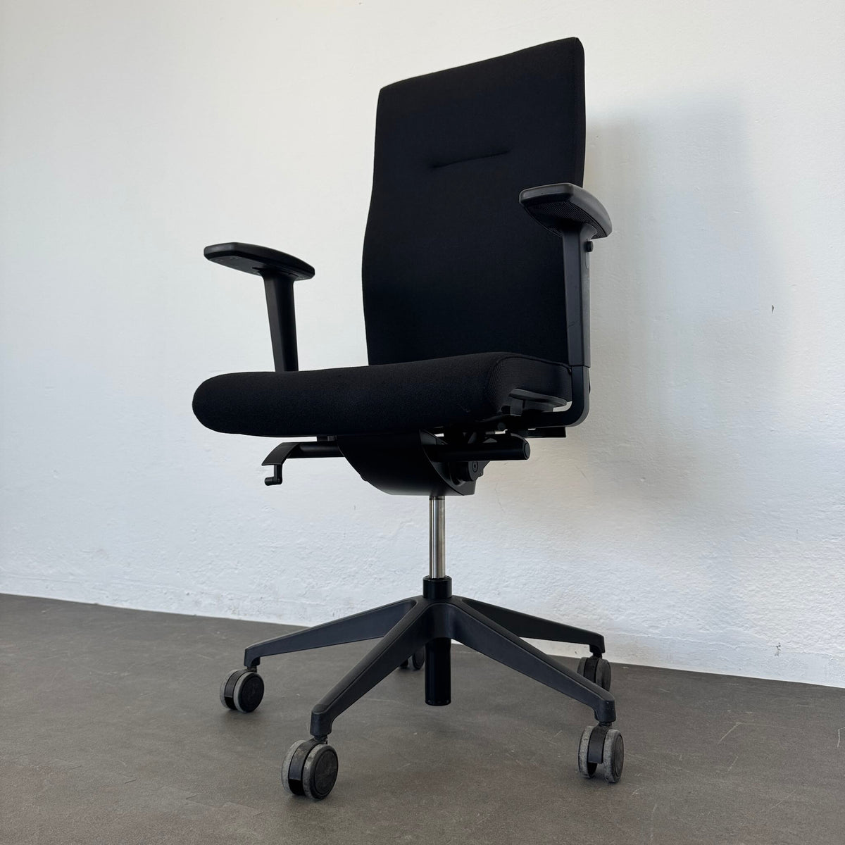 Züco Cubo Bürodrehstuhl Ansicht Höhenlift - 6033775