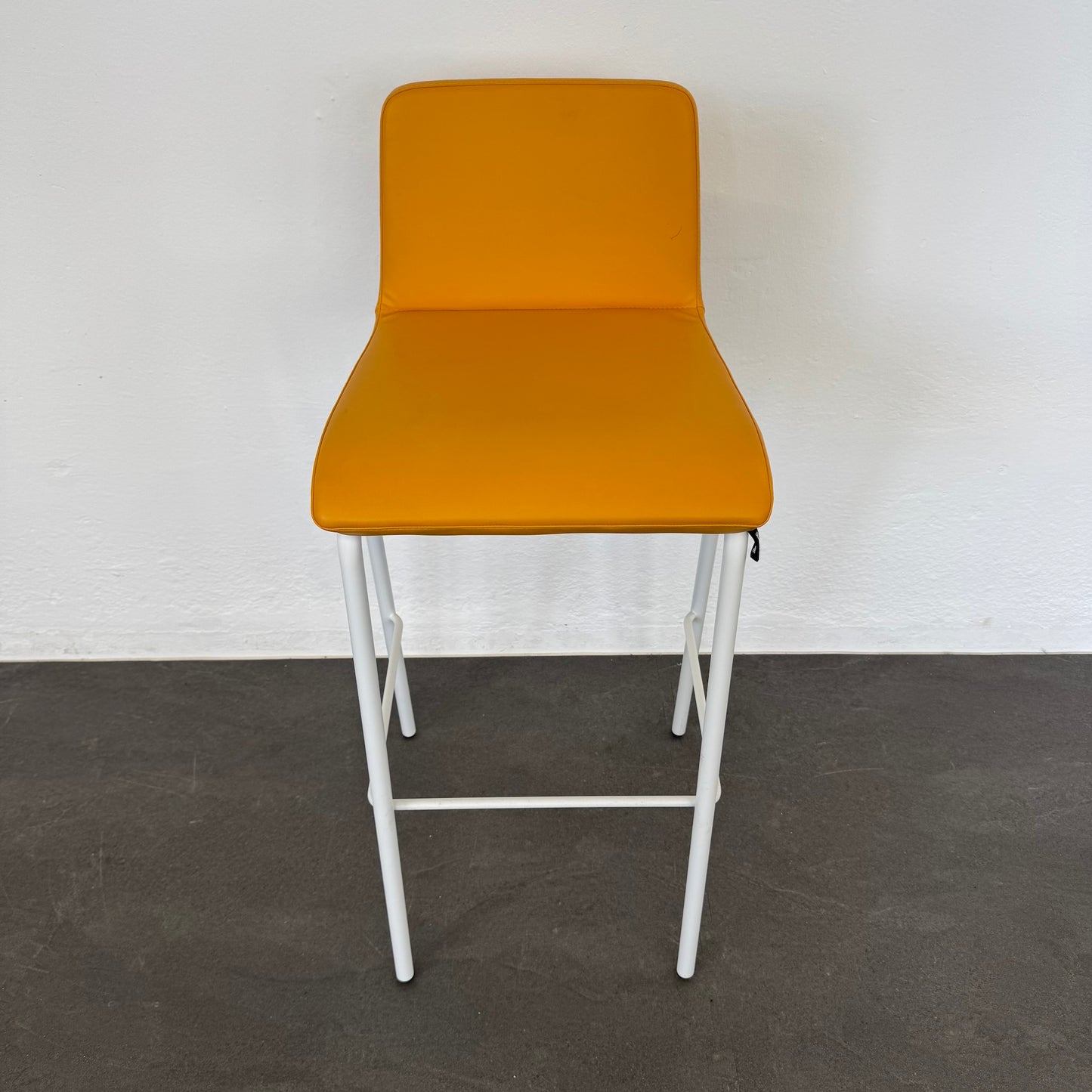 Steelcase B-Free Barhocker mit einer Sitzhöhe von 780 mm