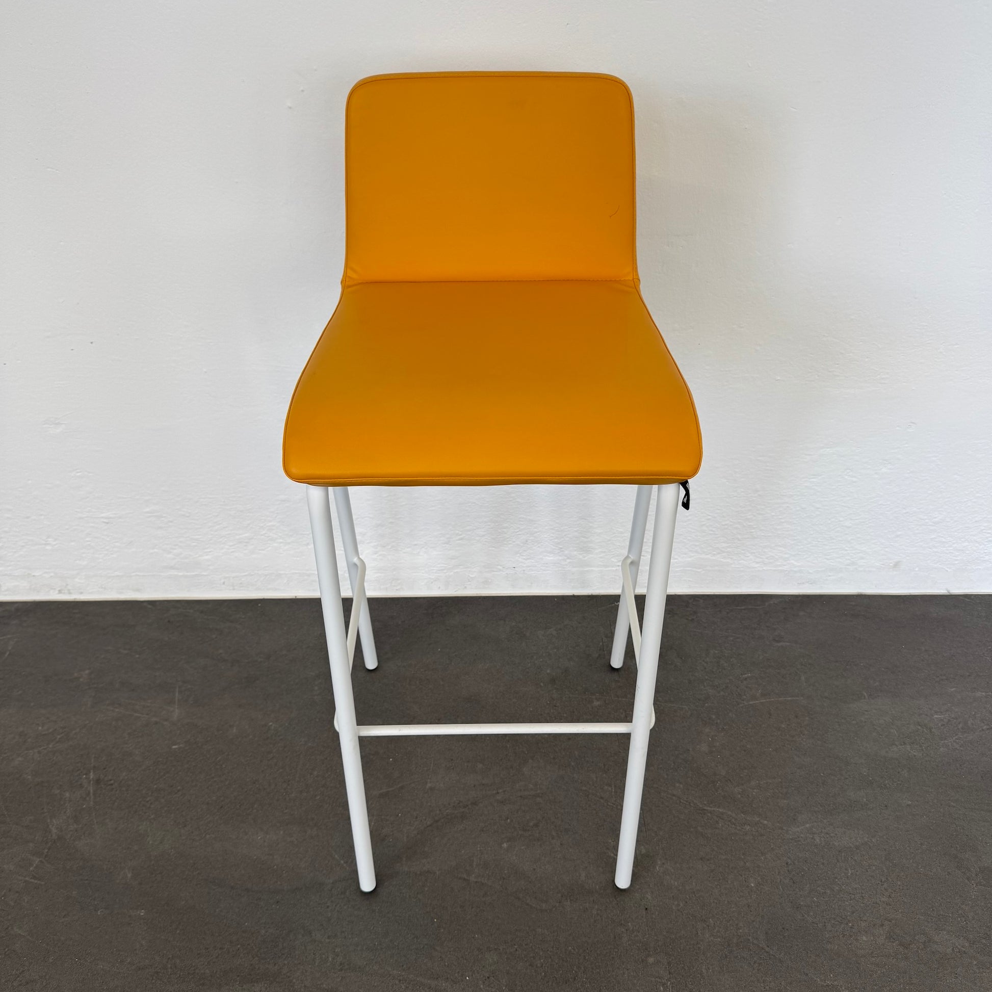 Steelcase B-Free Barhocker mit einer Sitzhöhe von 780 mm