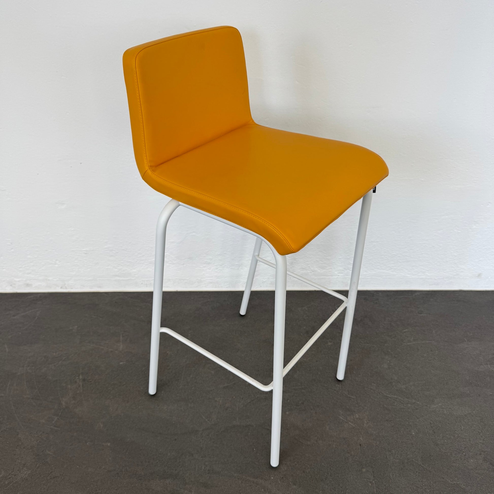 Steelcase B-Free Barhocker mit Lederbezug Gelb