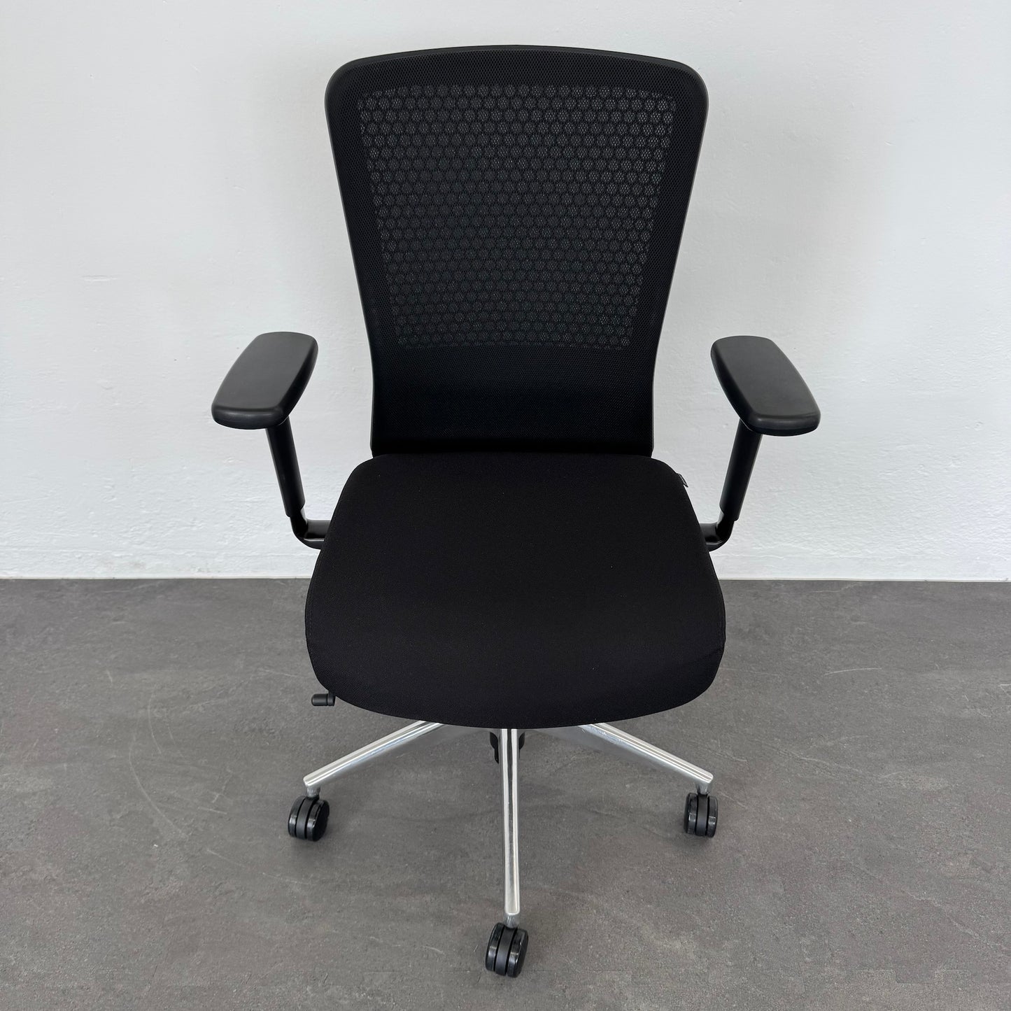 Girsberger Folio Bürodrehstuhl mit Stoffbezug Schwarz