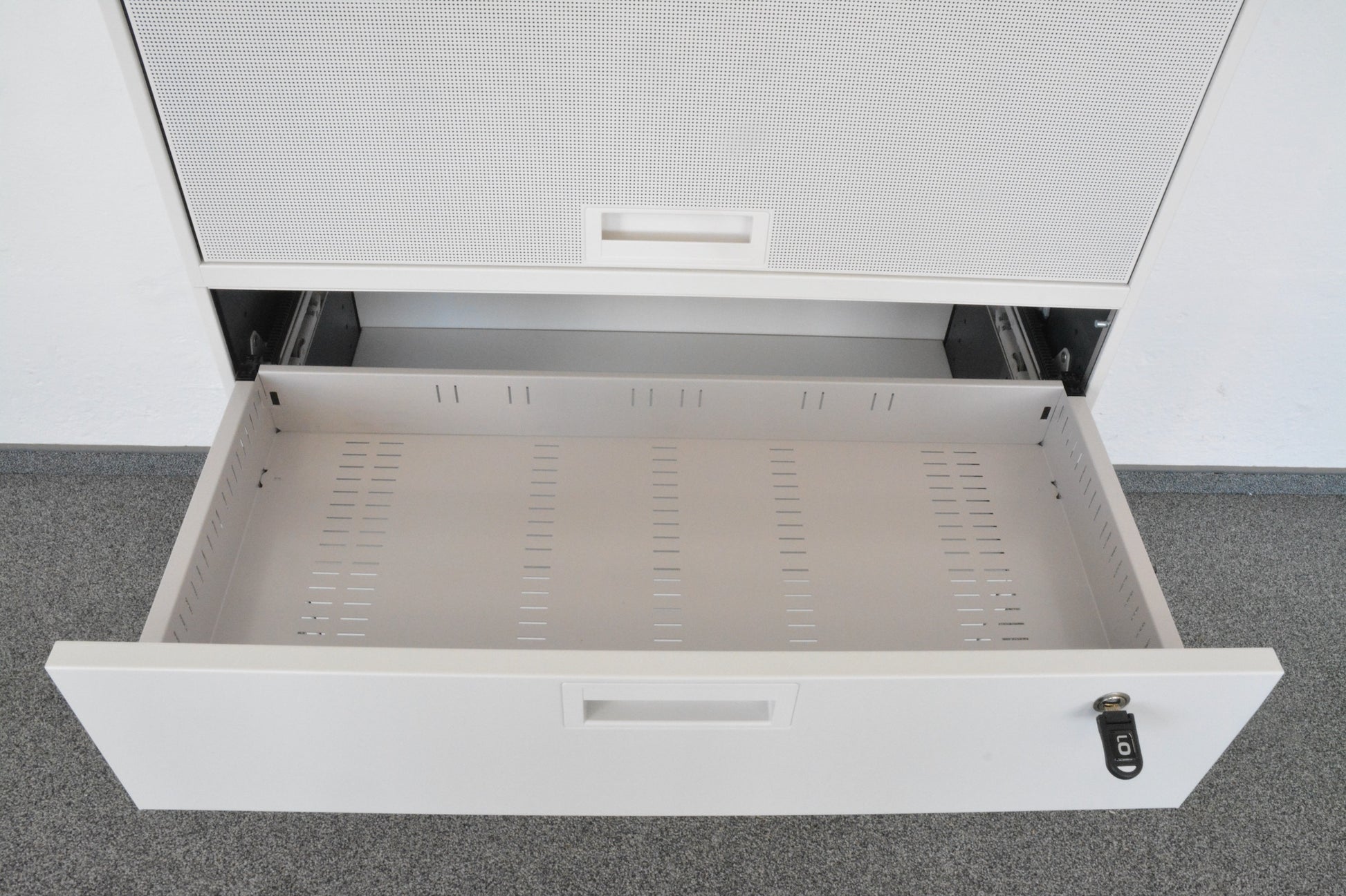 Lista Office Qub Modul-Kombination  mit Breitschublade offen