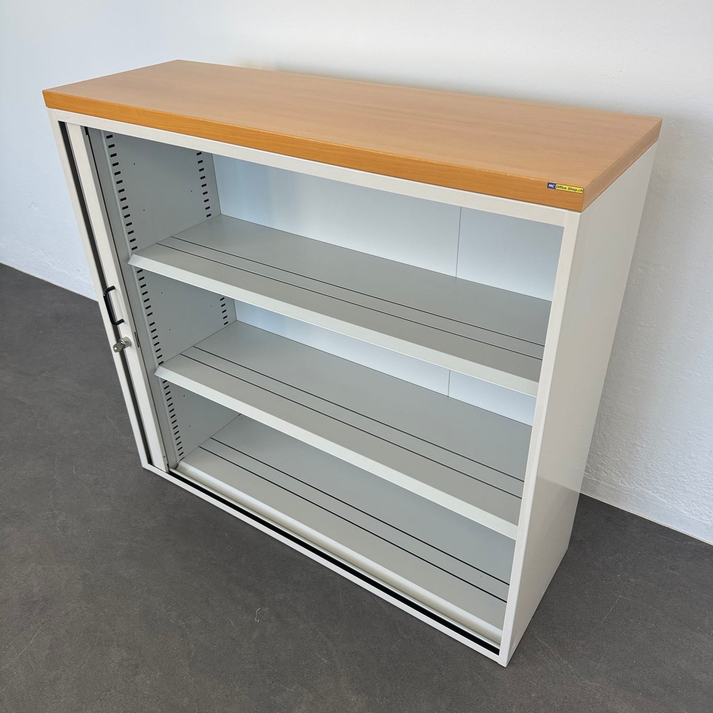 Sara King Lateralschrank Ansicht von vorne rechts geöffnet - 6033842