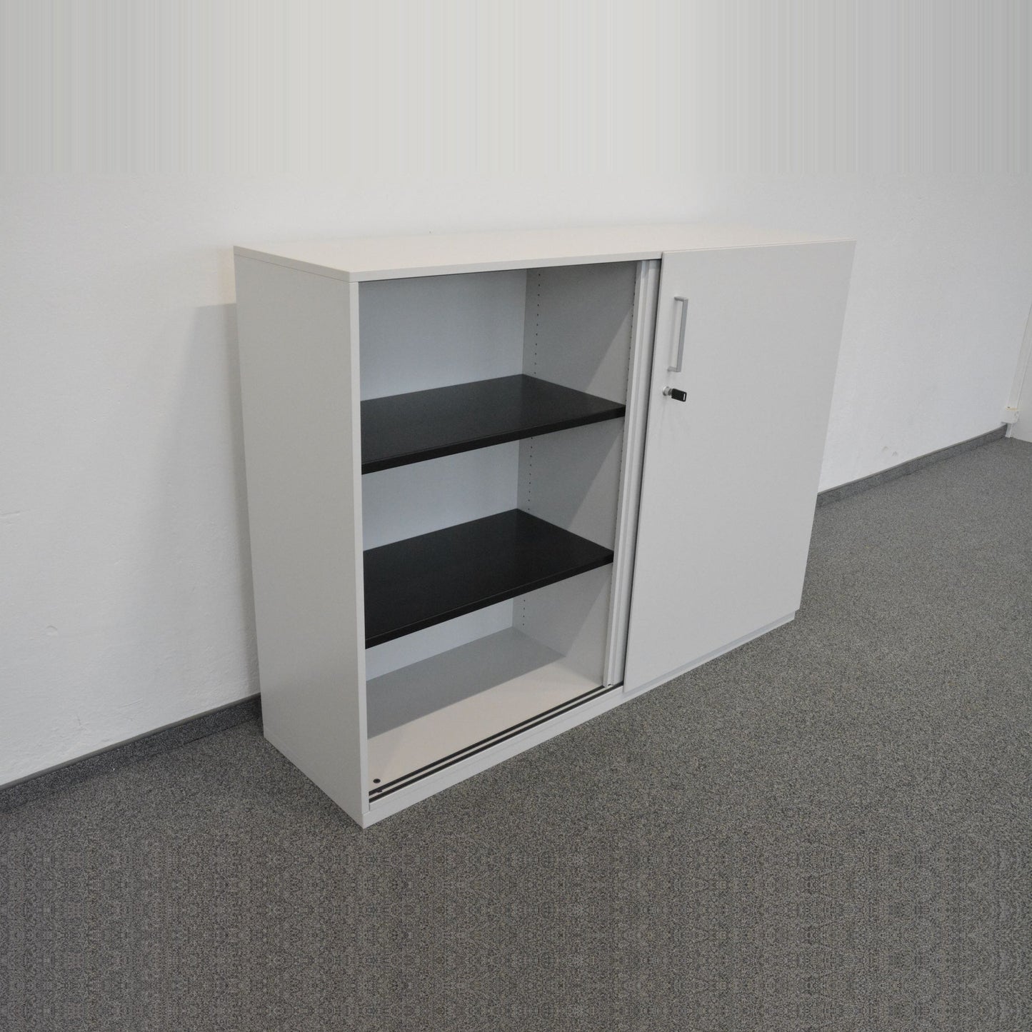 Steelcase Share It Schiebetürschrank