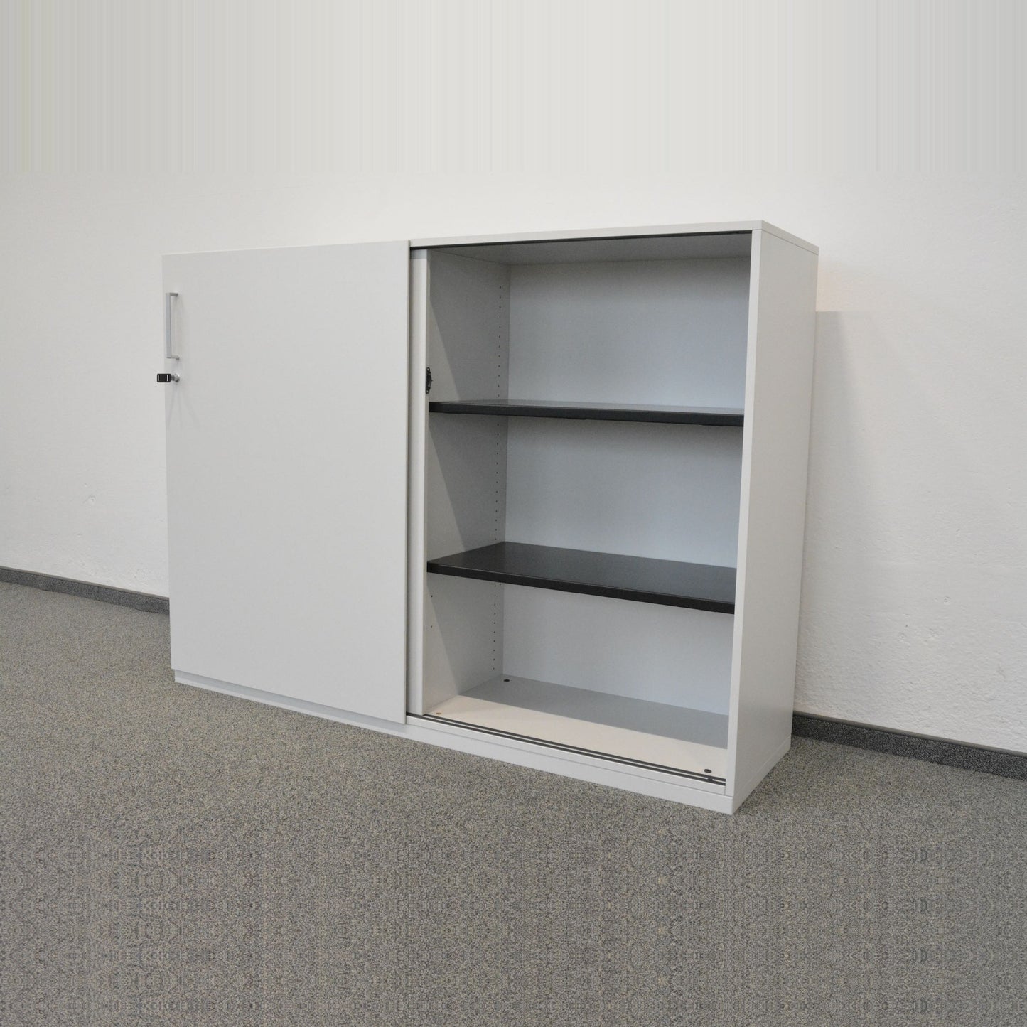 Steelcase Share It Schiebetürschrank