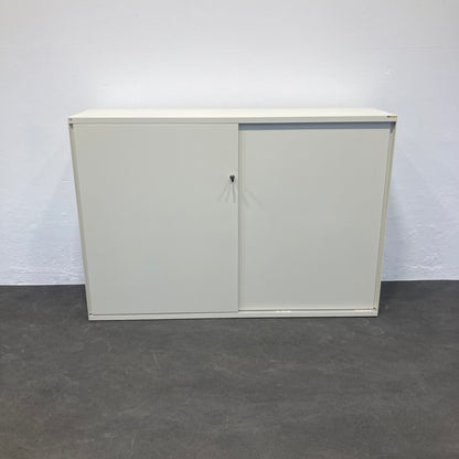 Lista Office LO One Schiebetür-Aktenschrank aus Metall in Perlweiss - 6034081