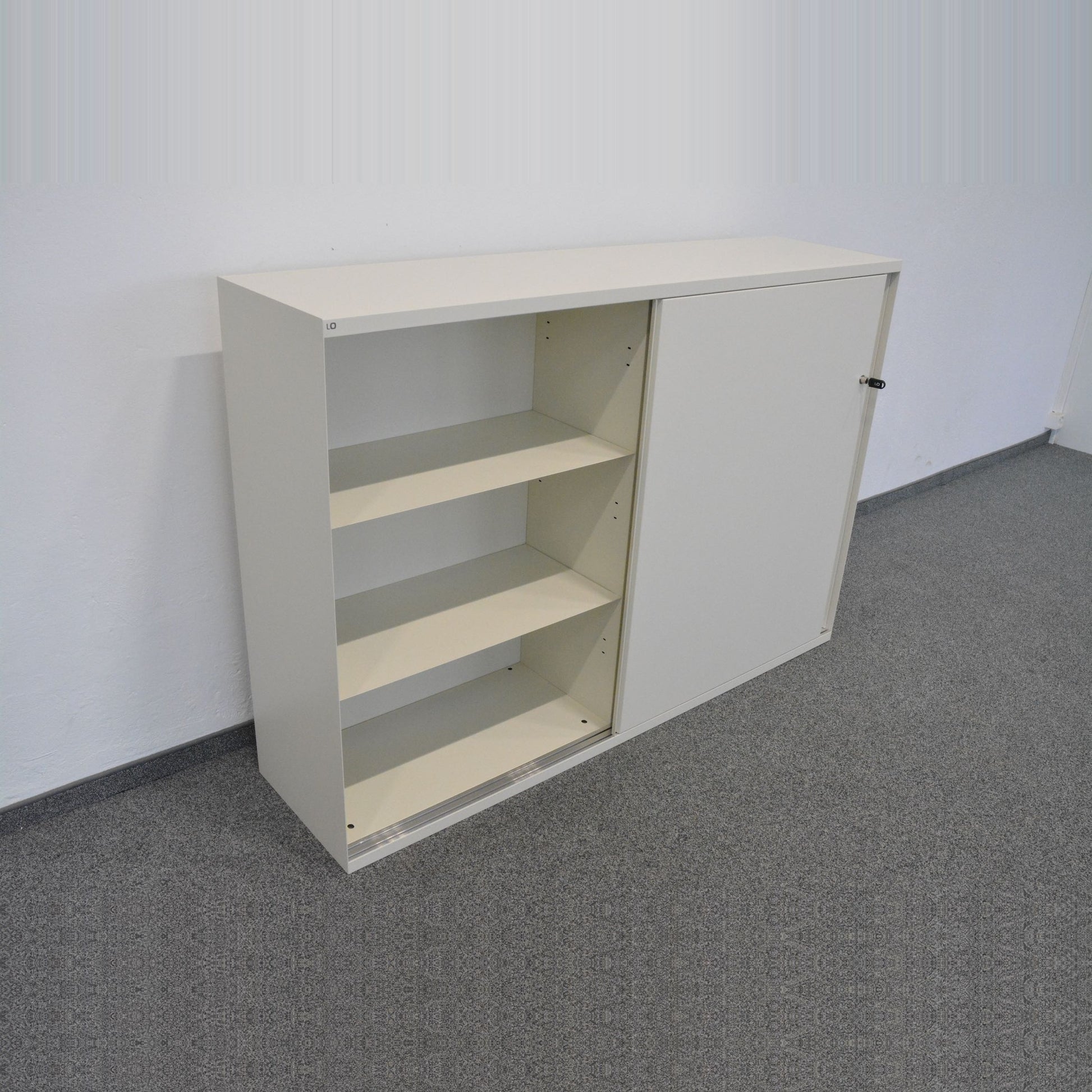 Lista Office One Schiebetür-Aktenschrank für 3 Ordner-Reihen