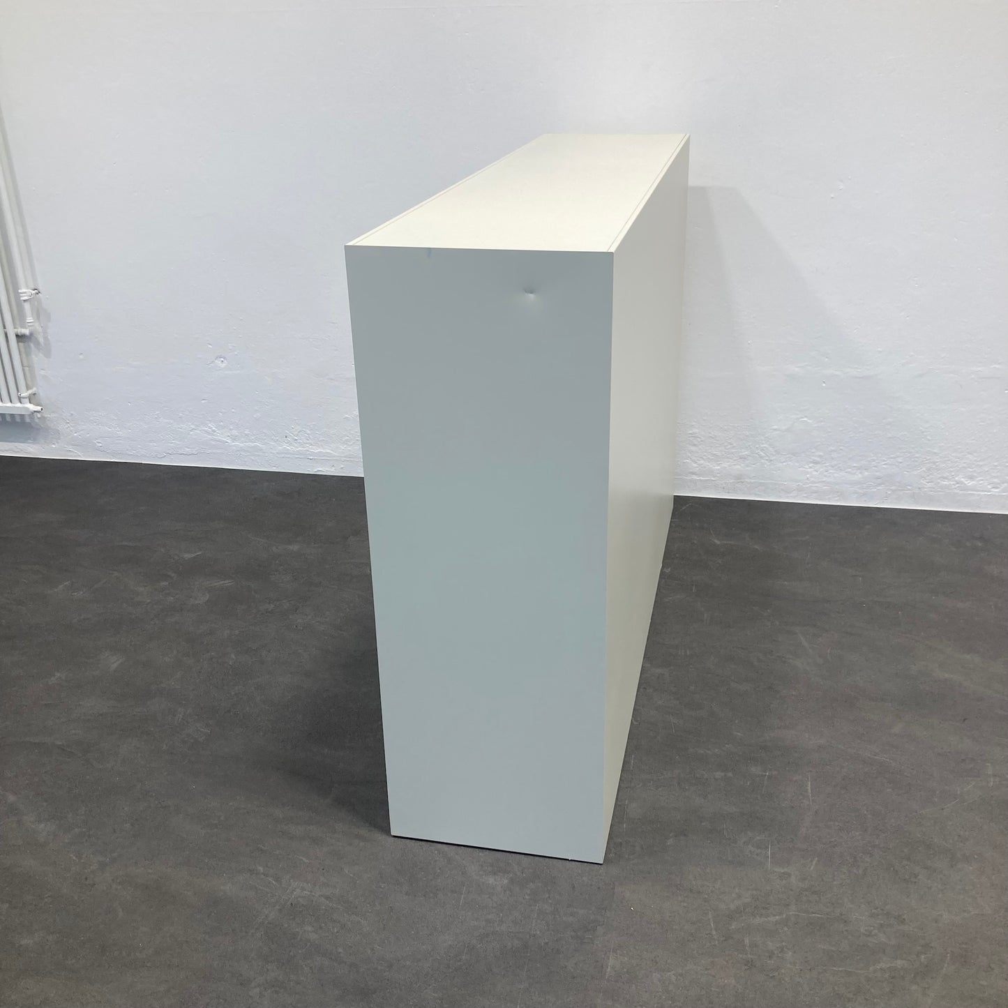 Lista Office LO One Schiebetür-Aktenschrank Ansicht von der Seite - 6034082