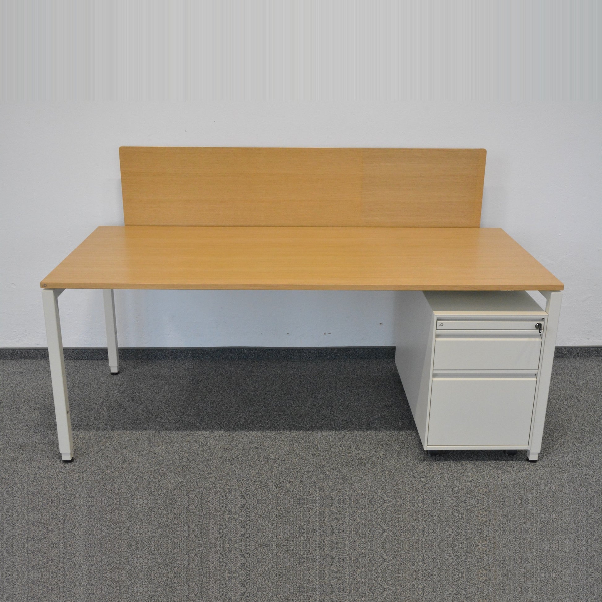 Lista Office Motion Kombination Schreibtisch + Trennwand + Korpus