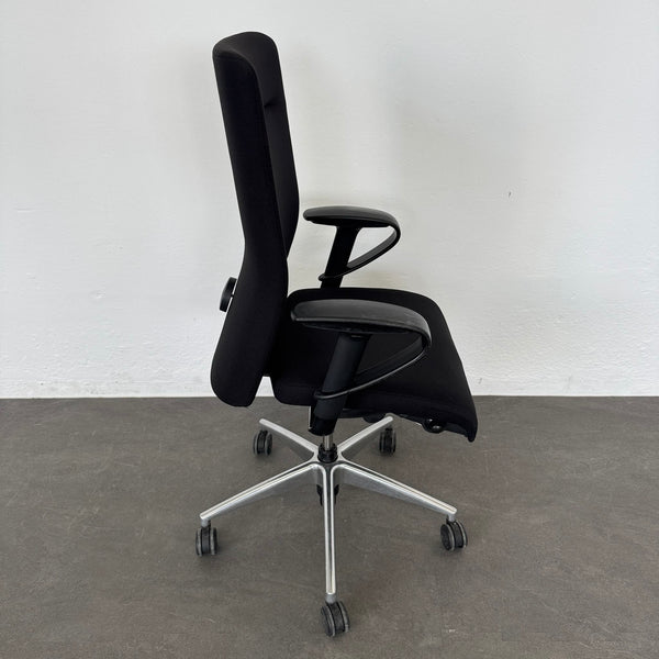 Girsberger Presto Bürodrehstuhl - mit Knopfschalter - Stoff Schwarz - Bogenarmlehnen