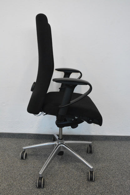 Girsberger Presto Bürodrehstuhl - mit Knopfschalter - Stoff Schwarz - Bogenarmlehnen