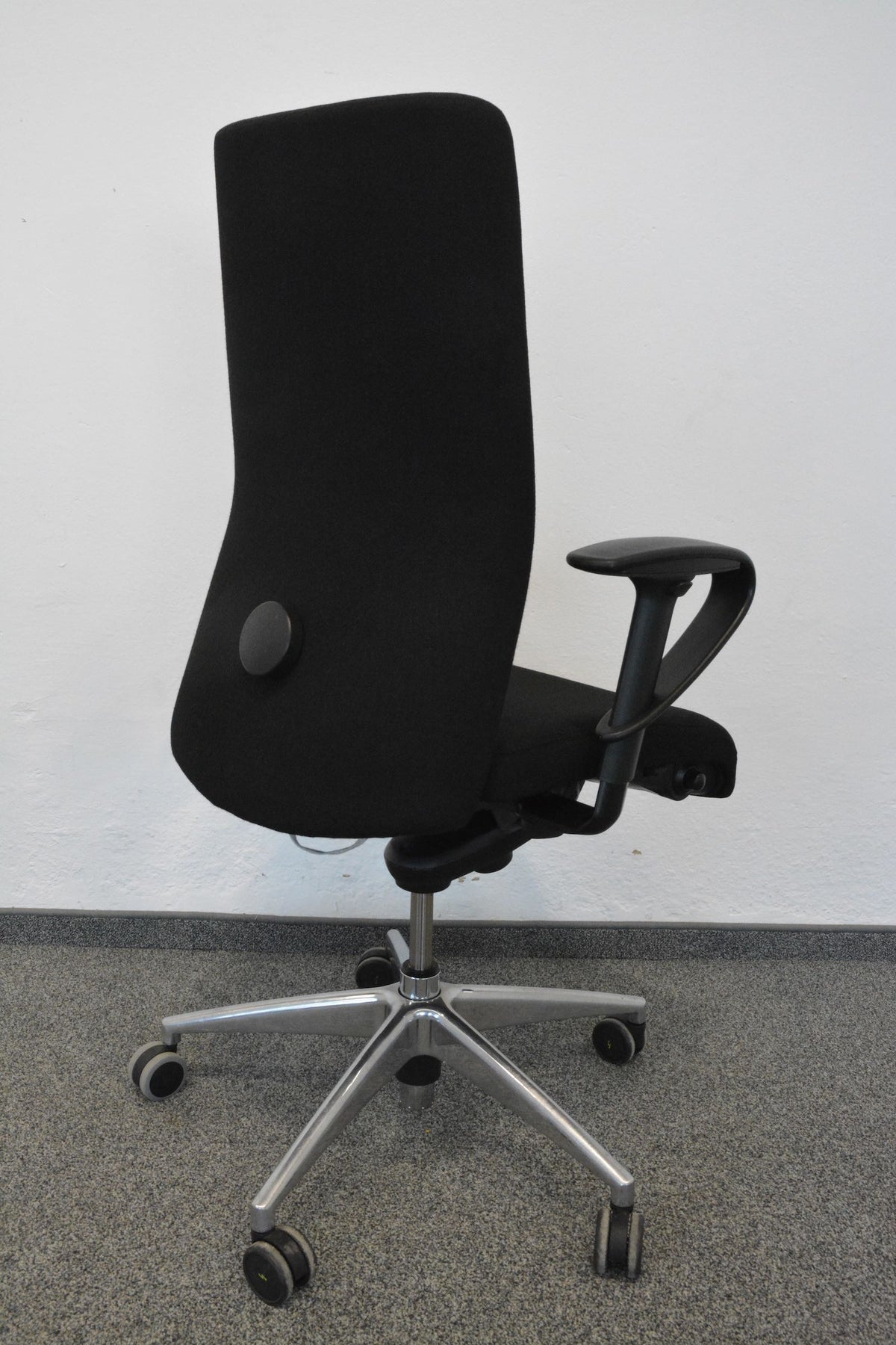 Girsberger Presto Bürodrehstuhl - mit Knopfschalter - Stoff Schwarz - Bogenarmlehnen