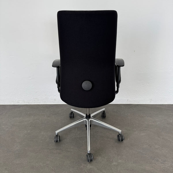 Girsberger Presto Bürodrehstuhl - mit Knopfschalter - Stoff Schwarz - Bogenarmlehnen