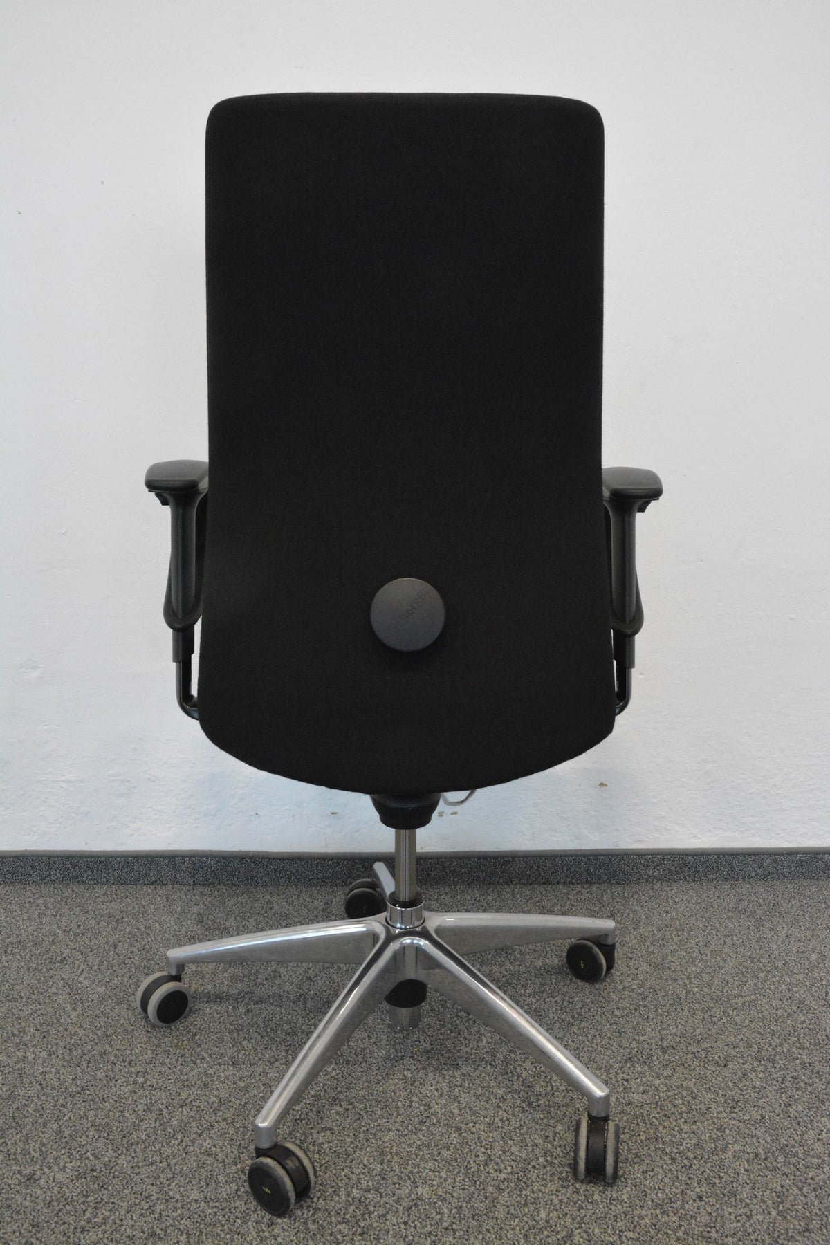 Girsberger Presto Bürodrehstuhl - mit Knopfschalter - Stoff Schwarz - Bogenarmlehnen