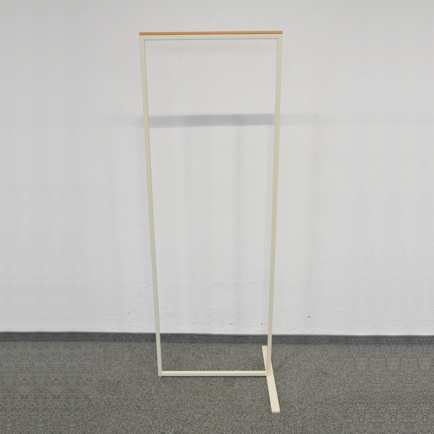 Top Design Exclusiv One Garderobenständer aus Metall Perlweiss