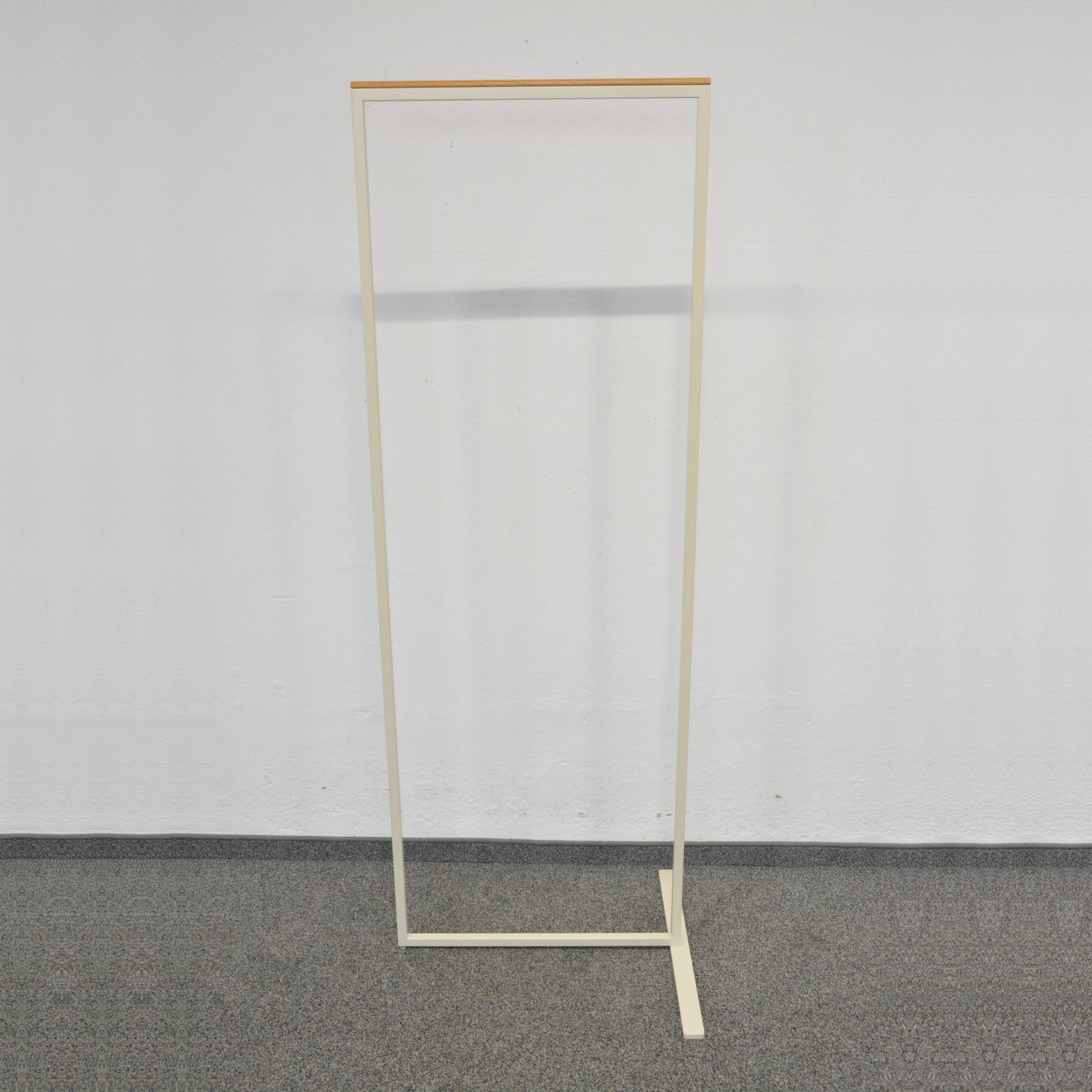 Top Design Exclusiv One Garderobenständer aus Metall Perlweiss