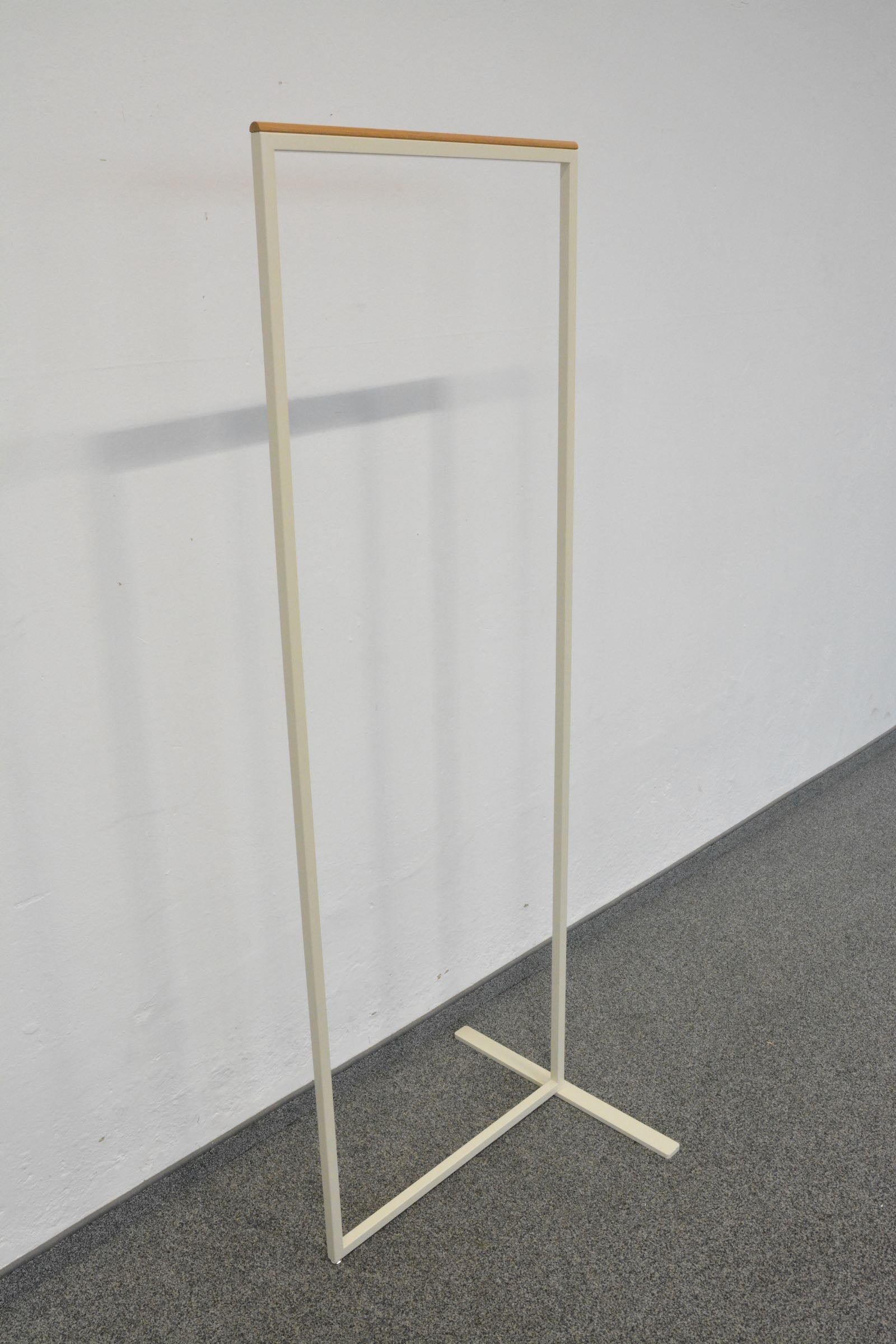 Top Design Exclusiv One Garderobenständer mit Holzkante oben