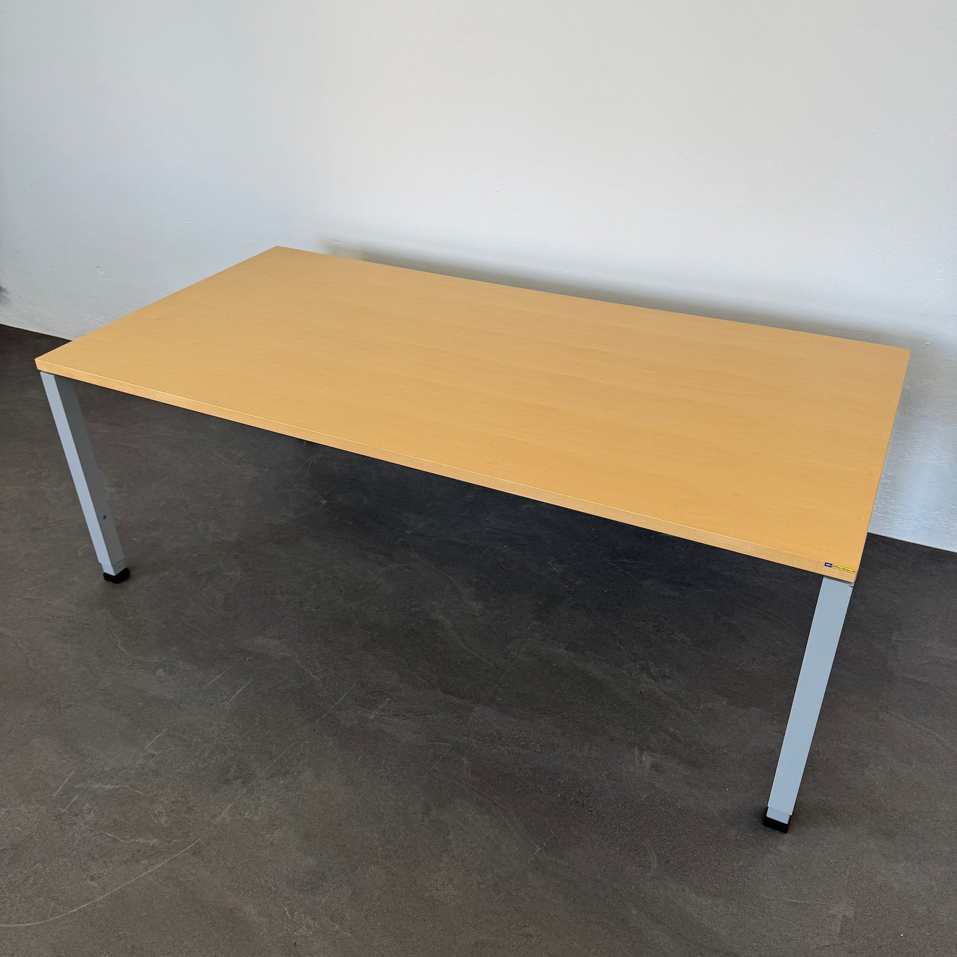 Denz D3 Schreibtisch mit Tischgestell Silbergrau