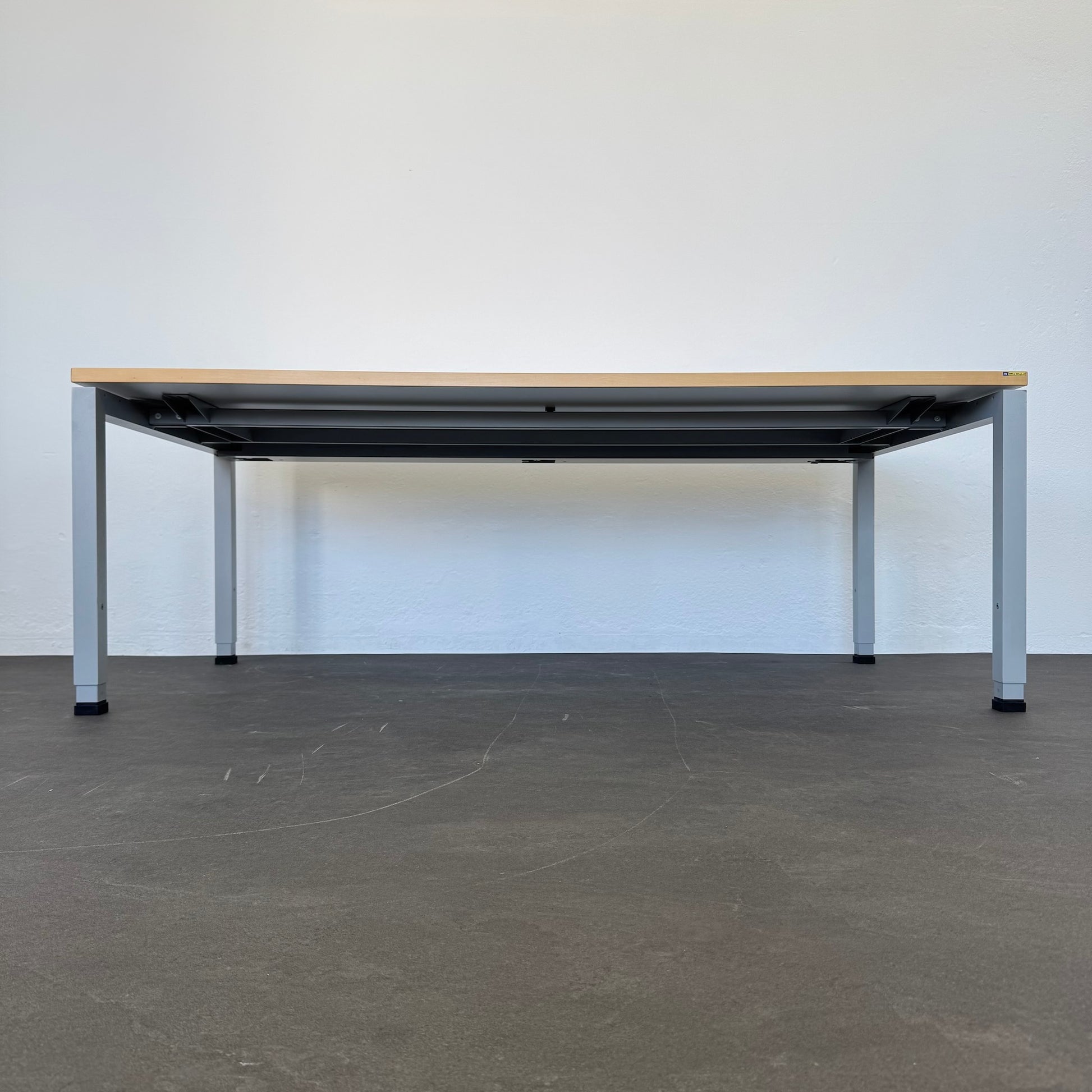Denz D3 Schreibtisch Ansicht von unten
