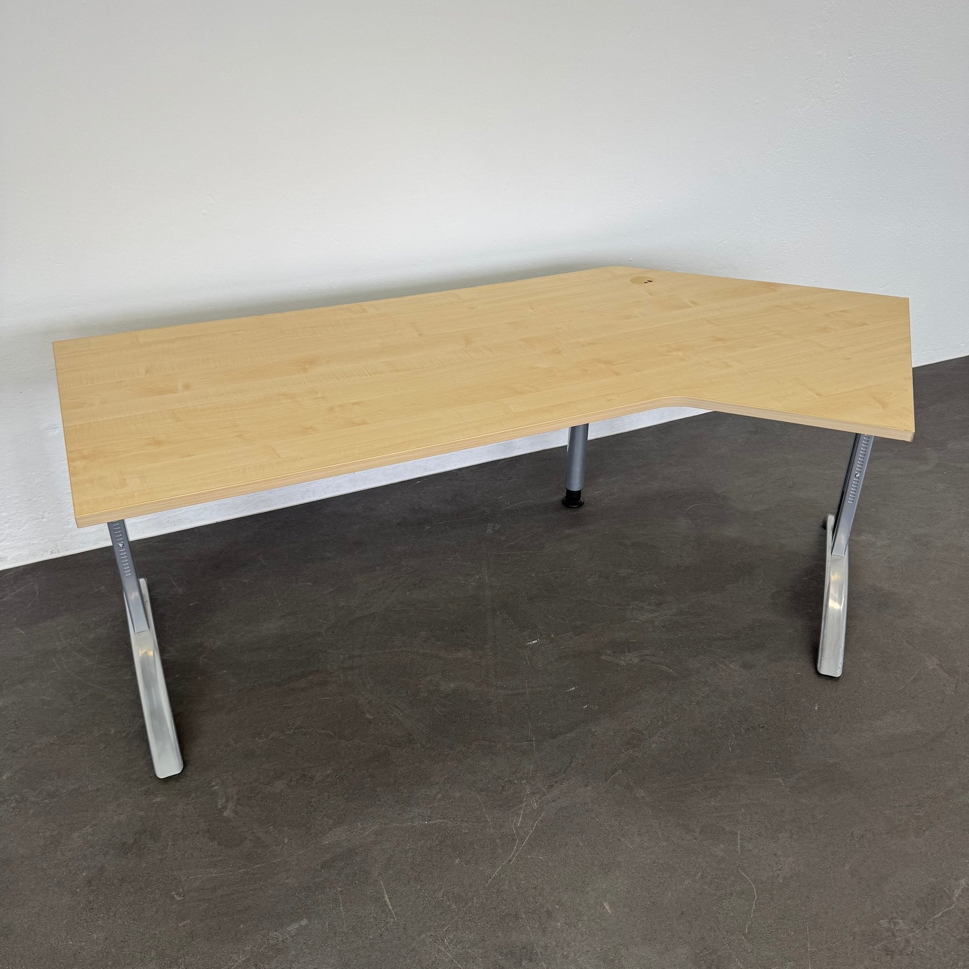 Hammerbacher MyTable F Schreibtisch 2100mm breit