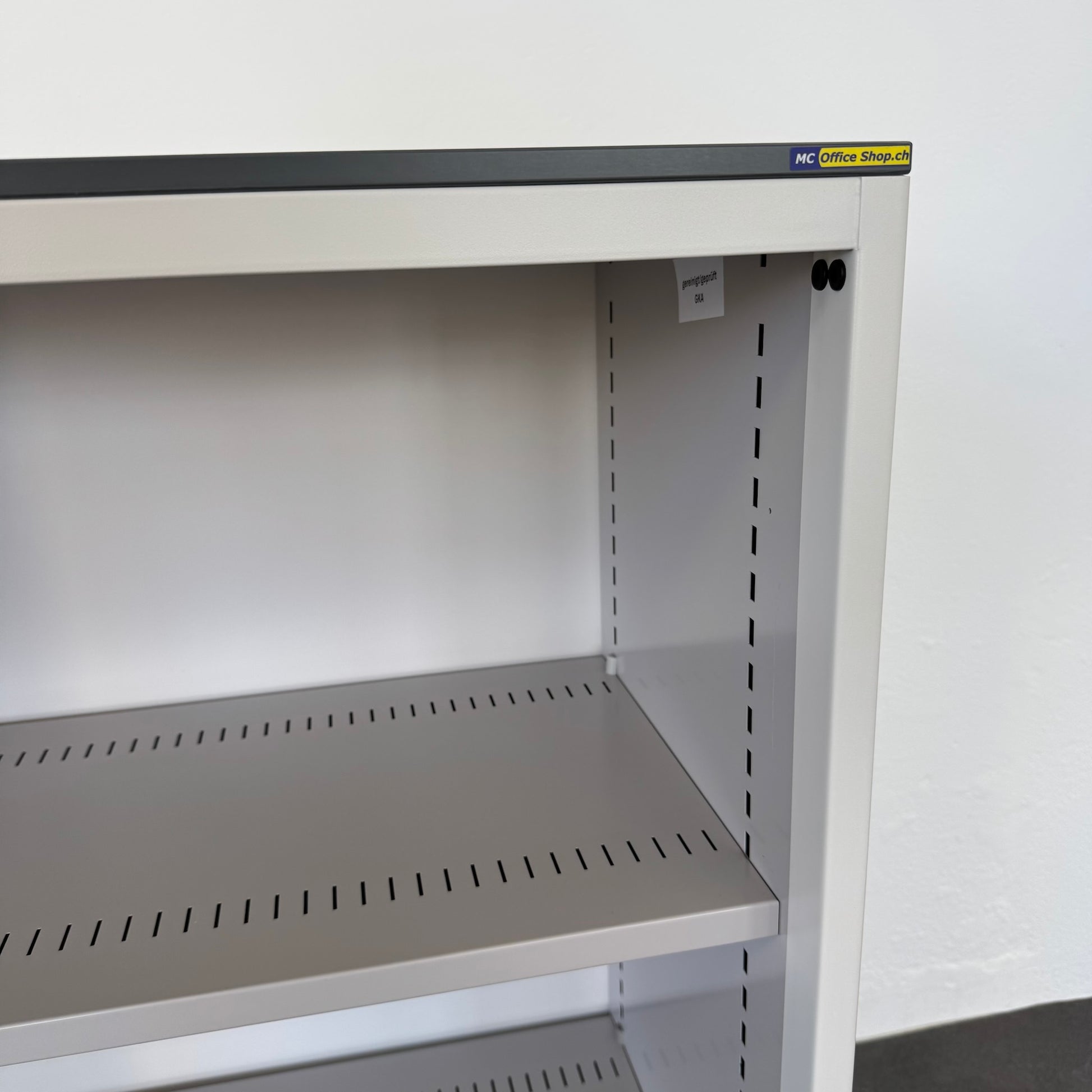 Lista Storage Schiebetür-Aktenschrank Detailfoto Ecke oben